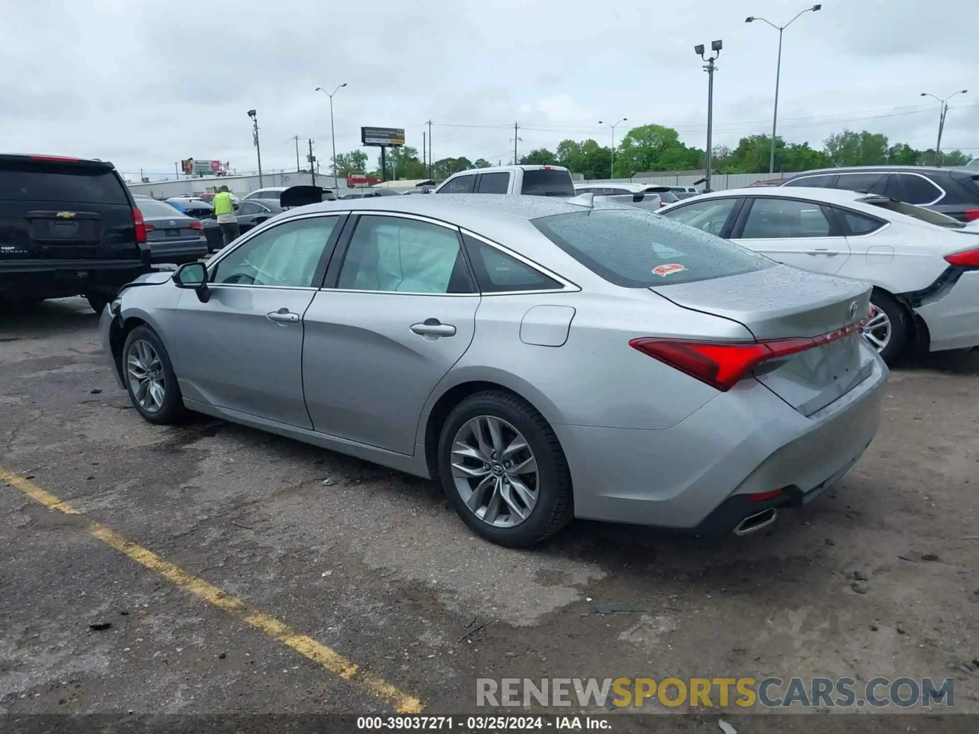 3 Photograph of a damaged car 4T1BZ1FB3KU019663 TOYOTA AVALON 2019