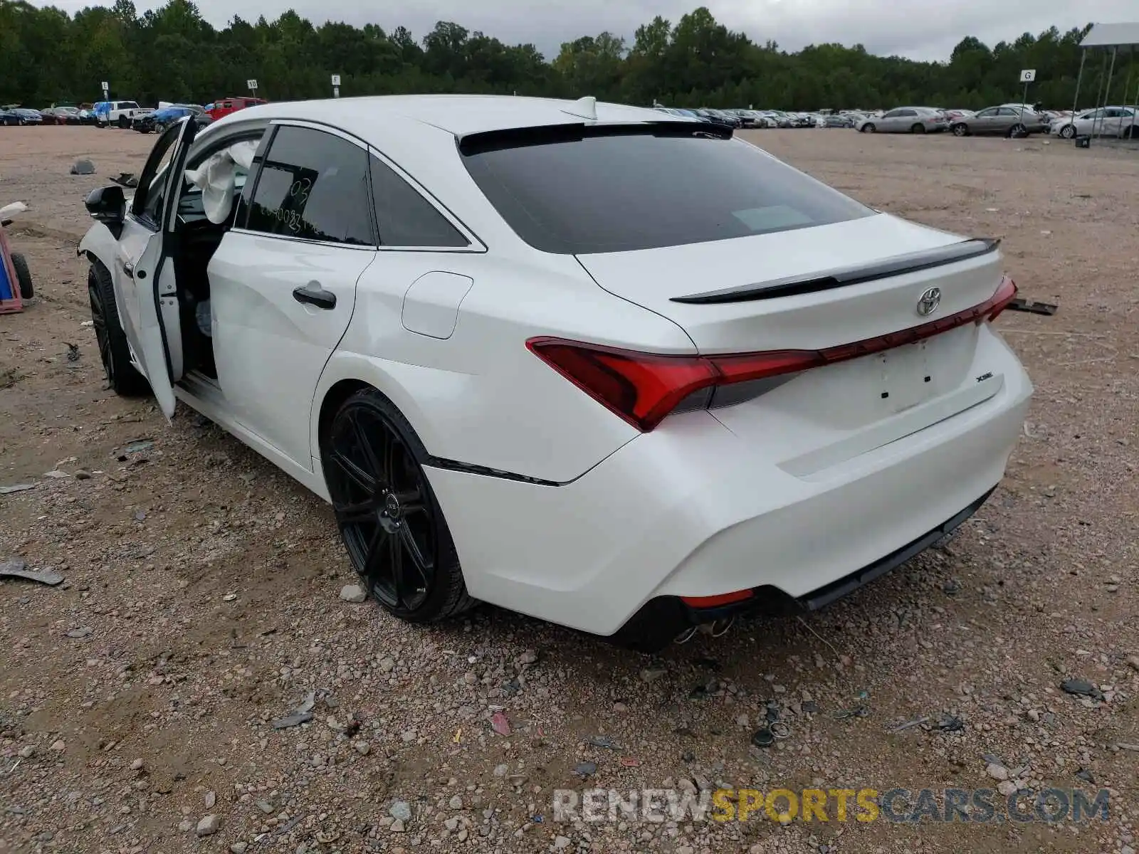 3 Photograph of a damaged car 4T1BZ1FB3KU020442 TOYOTA AVALON 2019