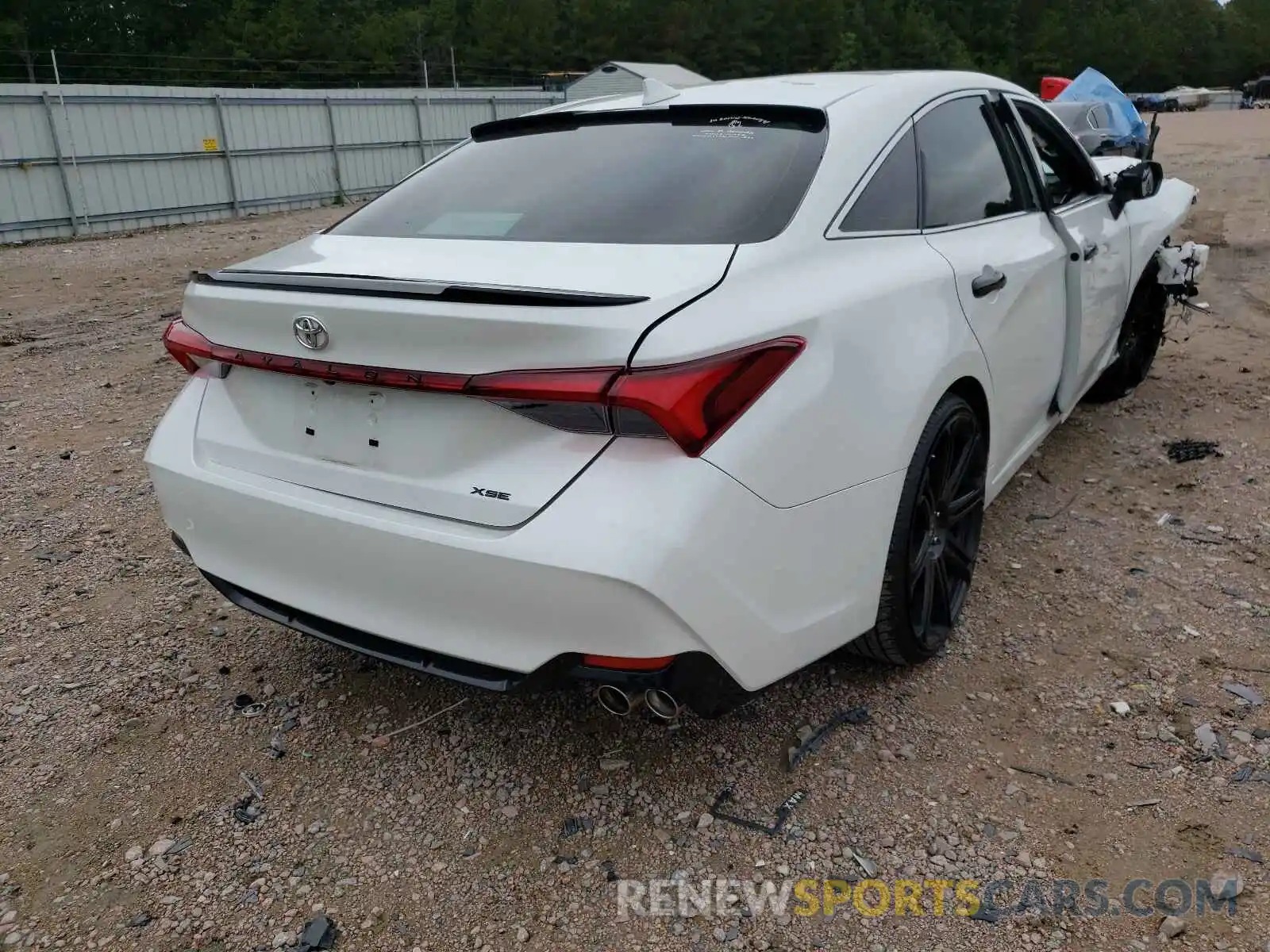 4 Photograph of a damaged car 4T1BZ1FB3KU020442 TOYOTA AVALON 2019