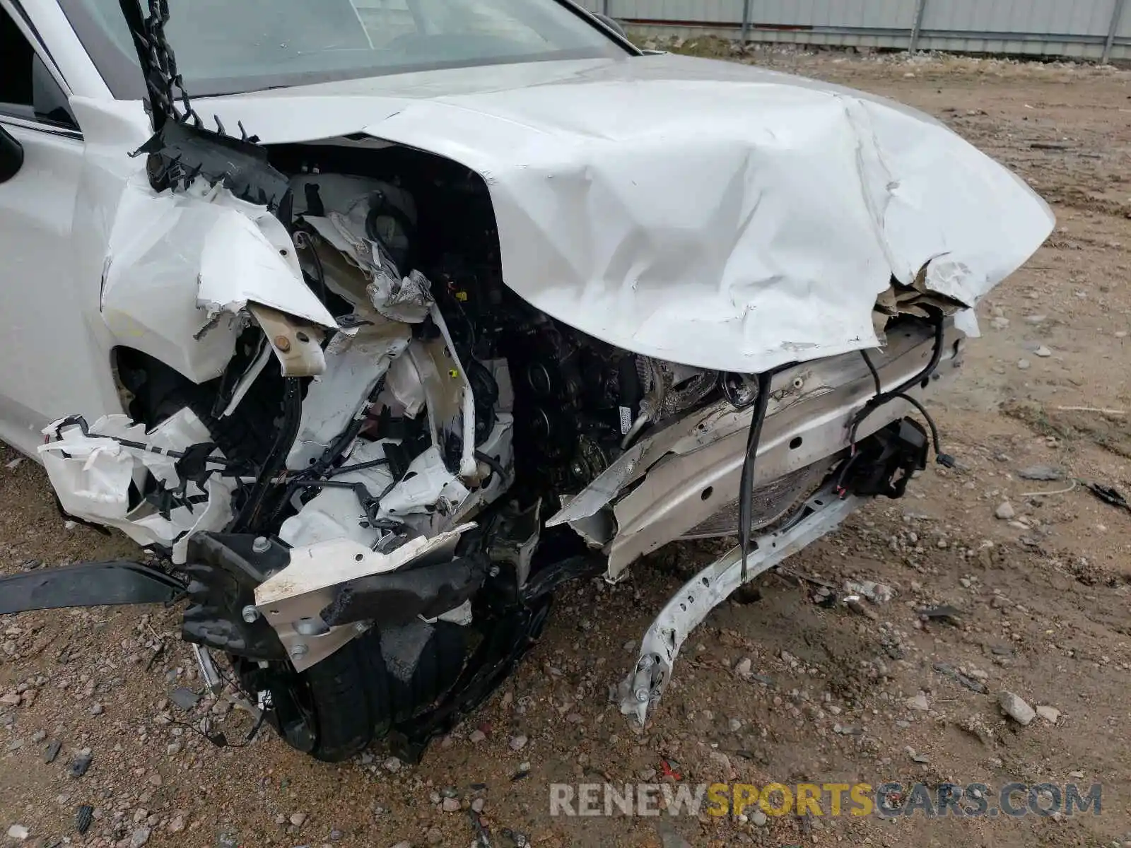 9 Photograph of a damaged car 4T1BZ1FB3KU020442 TOYOTA AVALON 2019