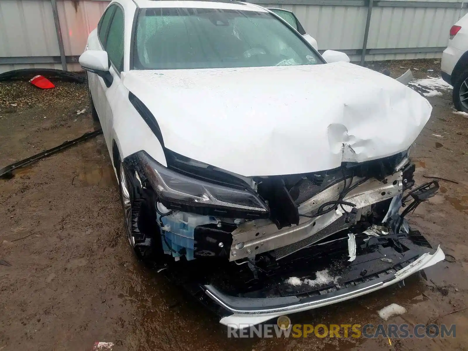 9 Photograph of a damaged car 4T1BZ1FB3KU024121 TOYOTA AVALON 2019