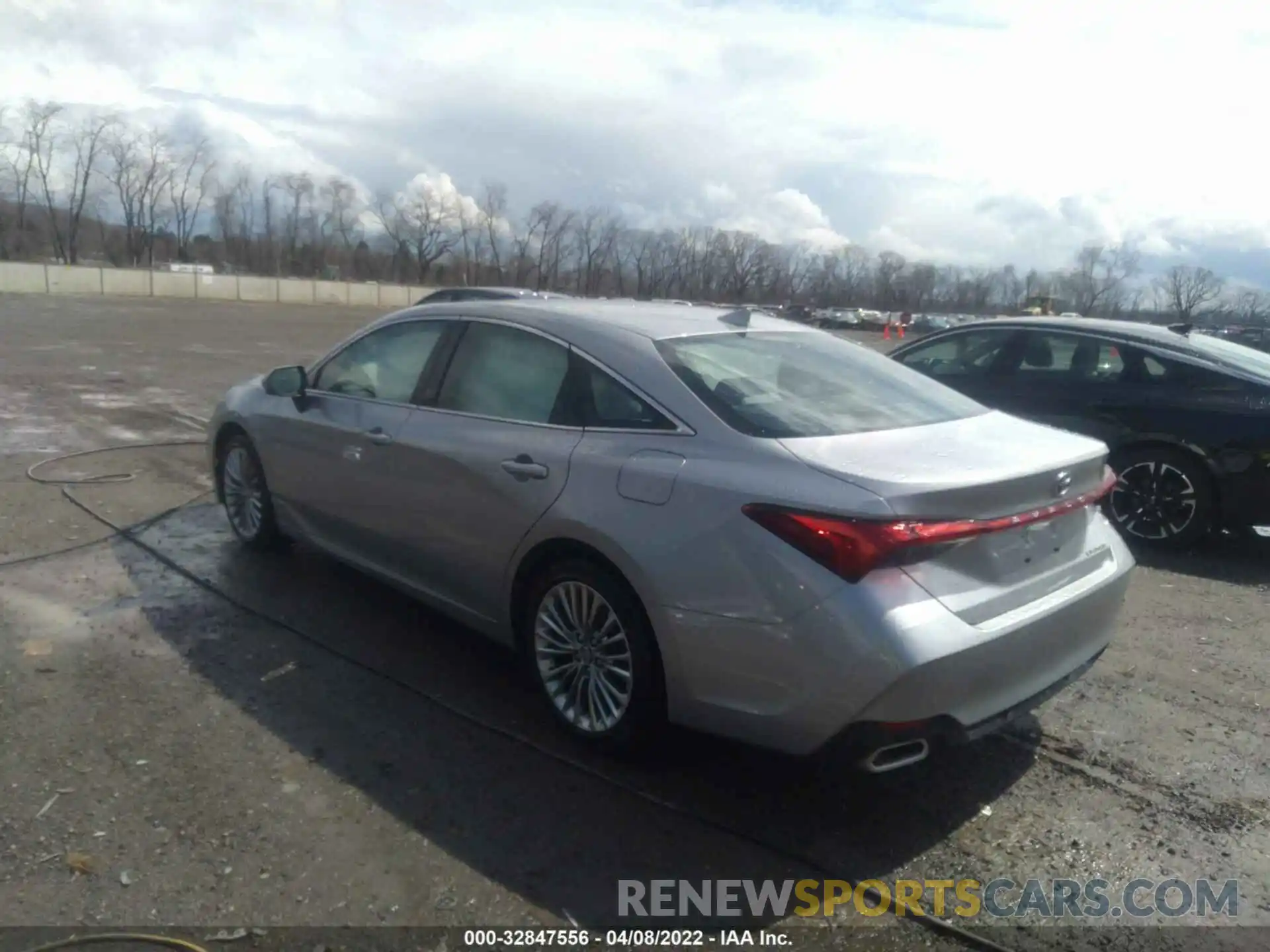 3 Photograph of a damaged car 4T1BZ1FB3KU028721 TOYOTA AVALON 2019