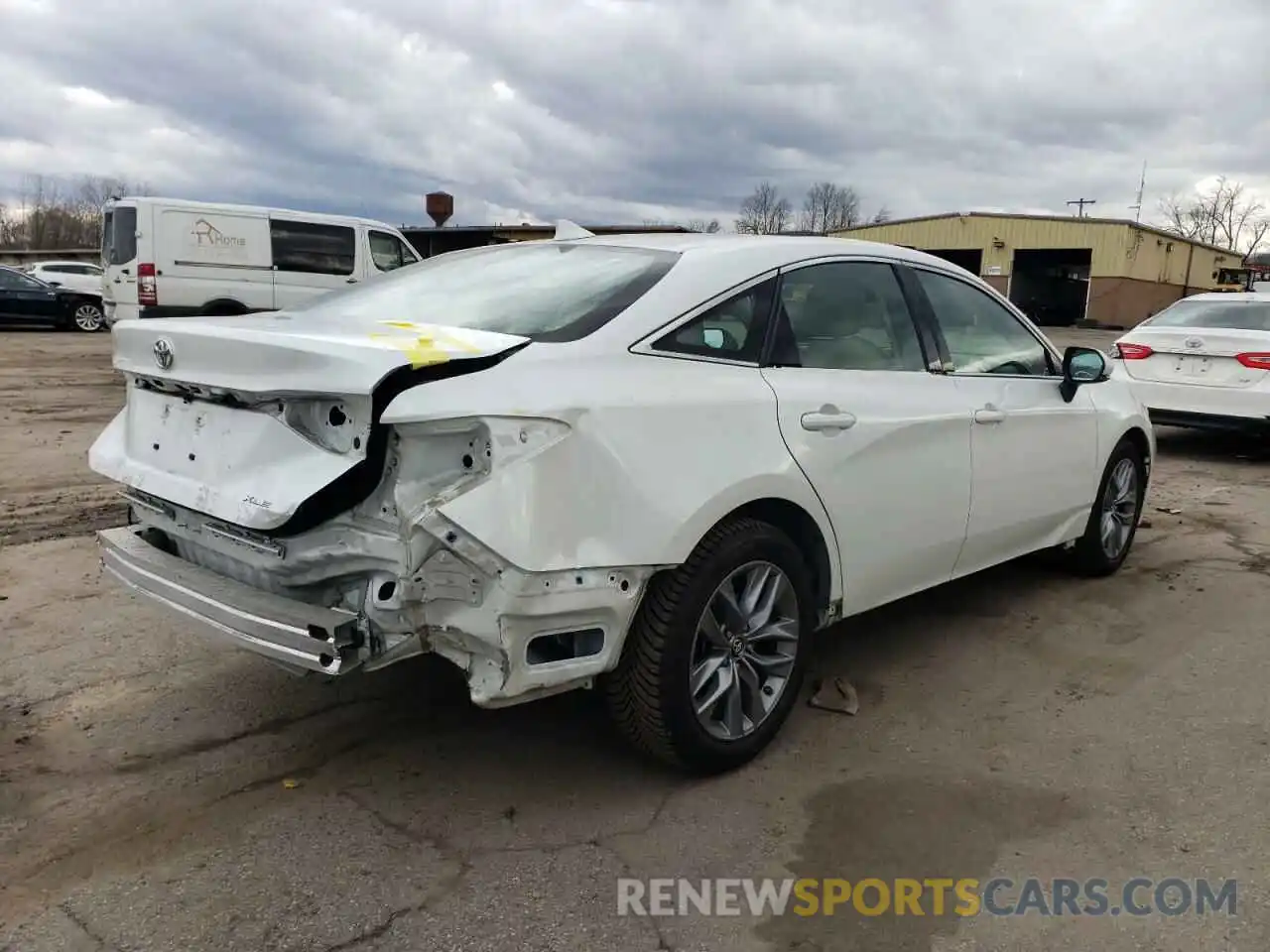 3 Photograph of a damaged car 4T1BZ1FB3KU029240 TOYOTA AVALON 2019