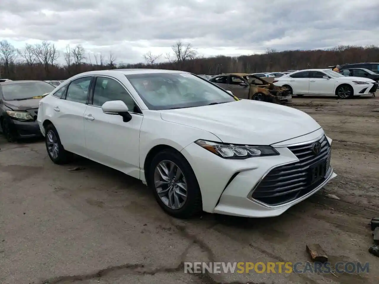 4 Photograph of a damaged car 4T1BZ1FB3KU029240 TOYOTA AVALON 2019