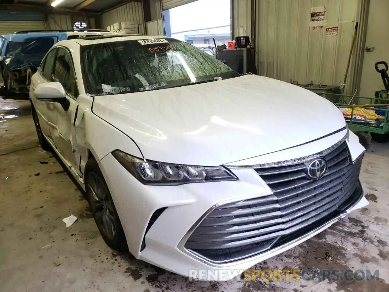 1 Фотография поврежденного автомобиля 4T1BZ1FB3KU034289 TOYOTA AVALON 2019