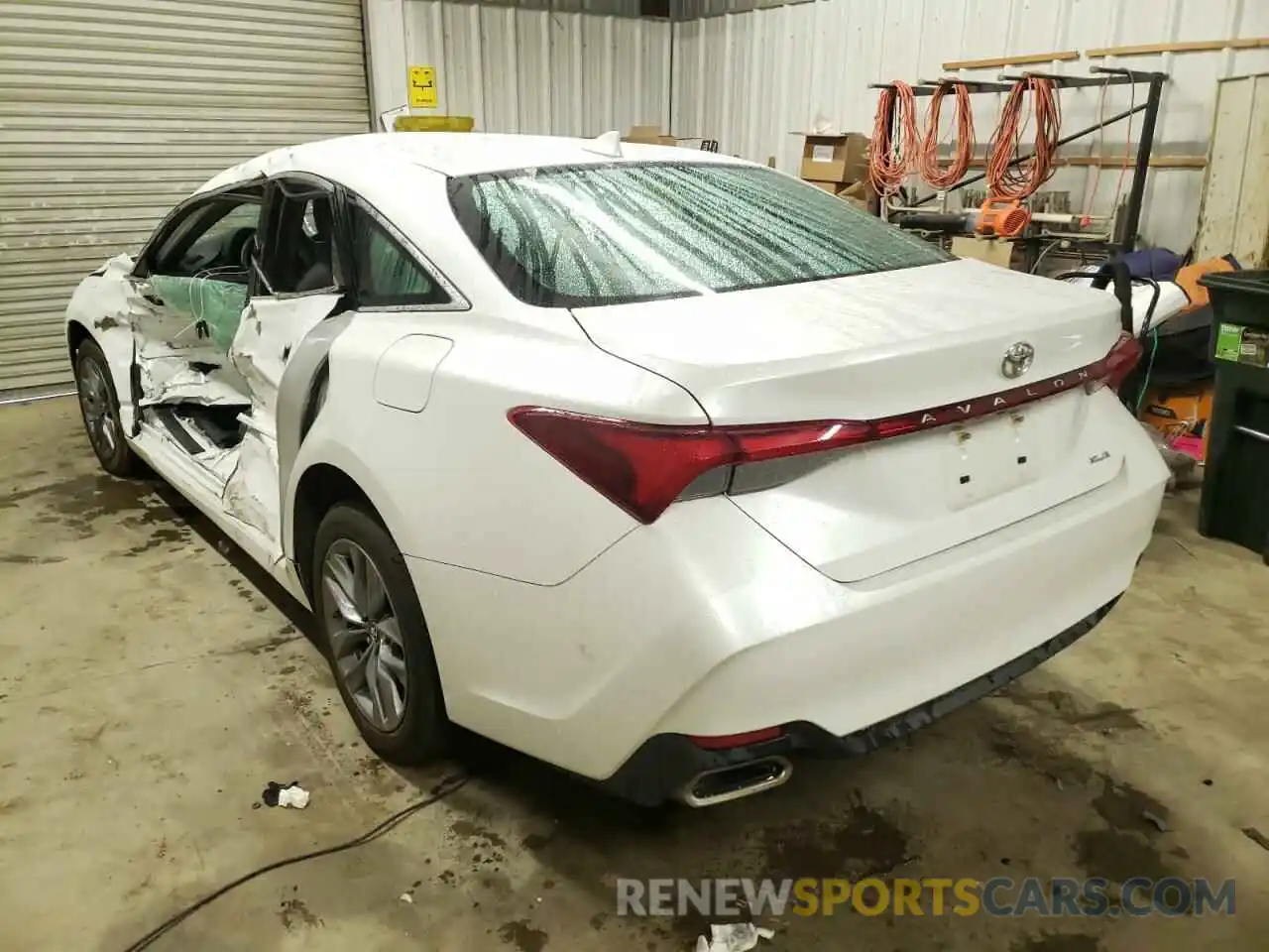 3 Photograph of a damaged car 4T1BZ1FB3KU034289 TOYOTA AVALON 2019