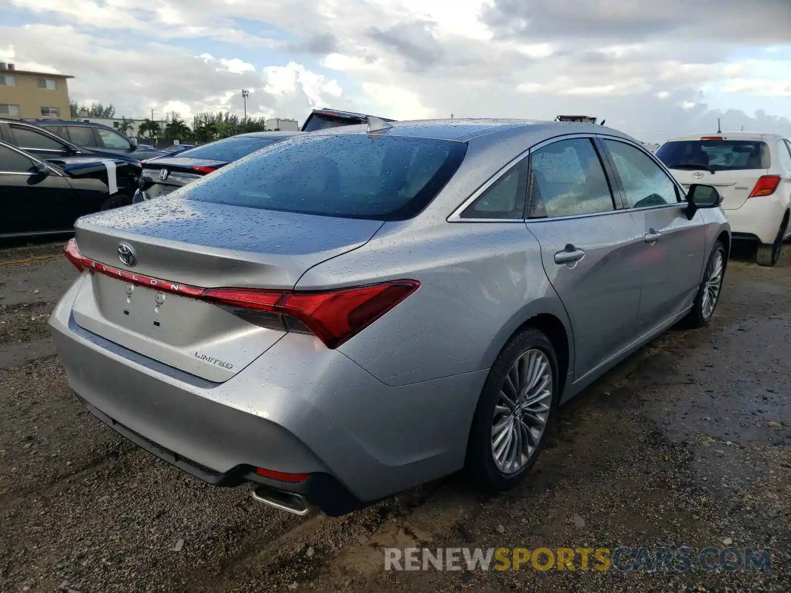 4 Photograph of a damaged car 4T1BZ1FB3KU035149 TOYOTA AVALON 2019