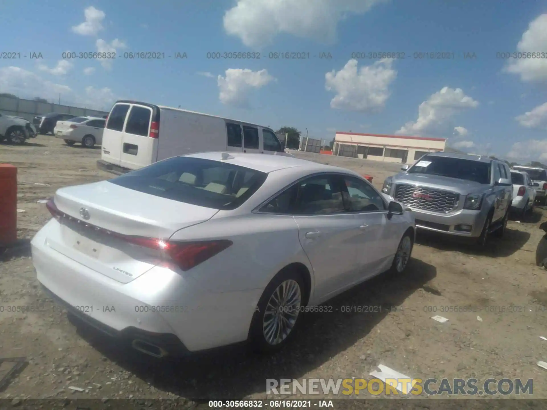 4 Photograph of a damaged car 4T1BZ1FB3KU038133 TOYOTA AVALON 2019