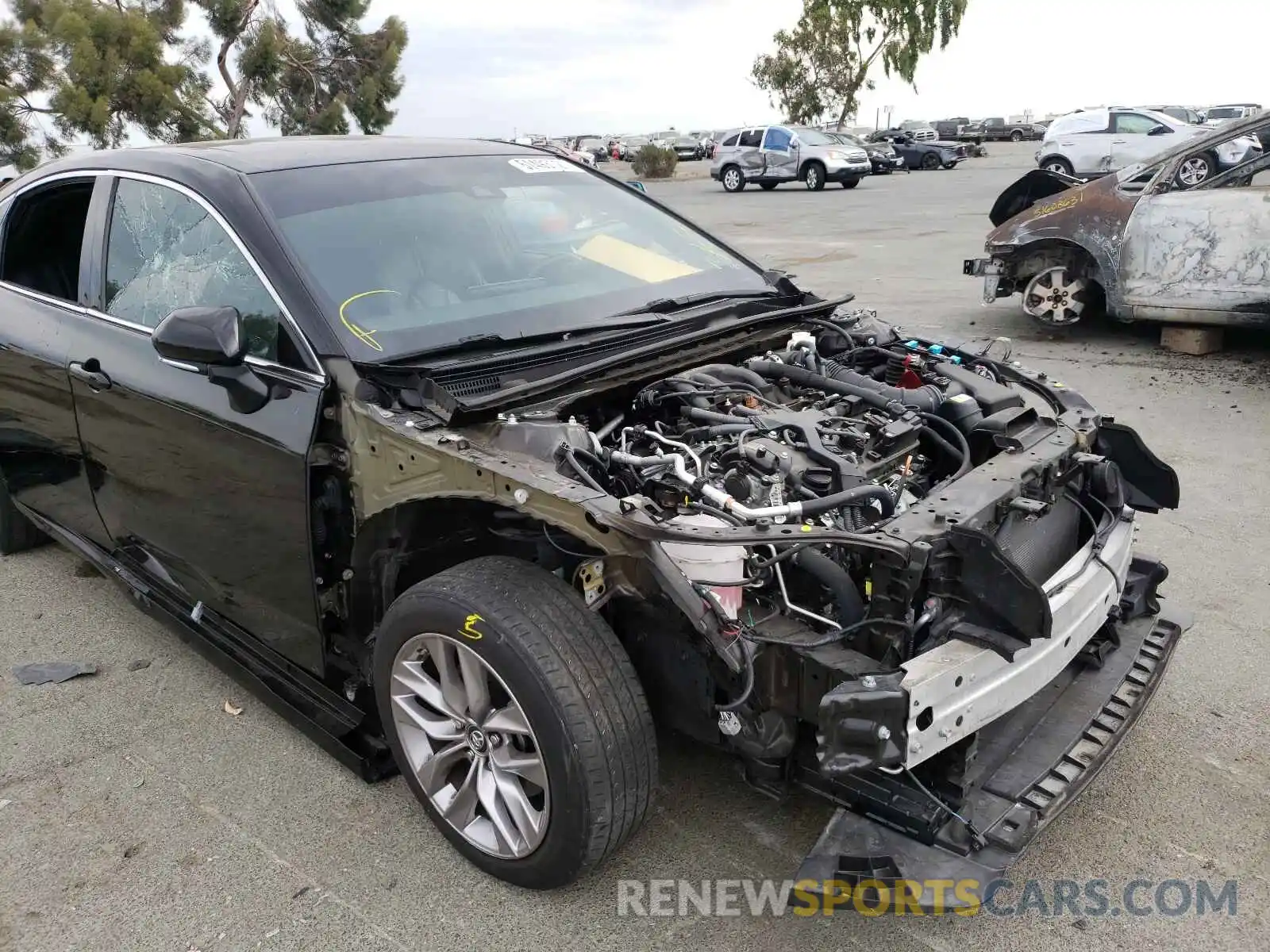 9 Photograph of a damaged car 4T1BZ1FB4KU001740 TOYOTA AVALON 2019