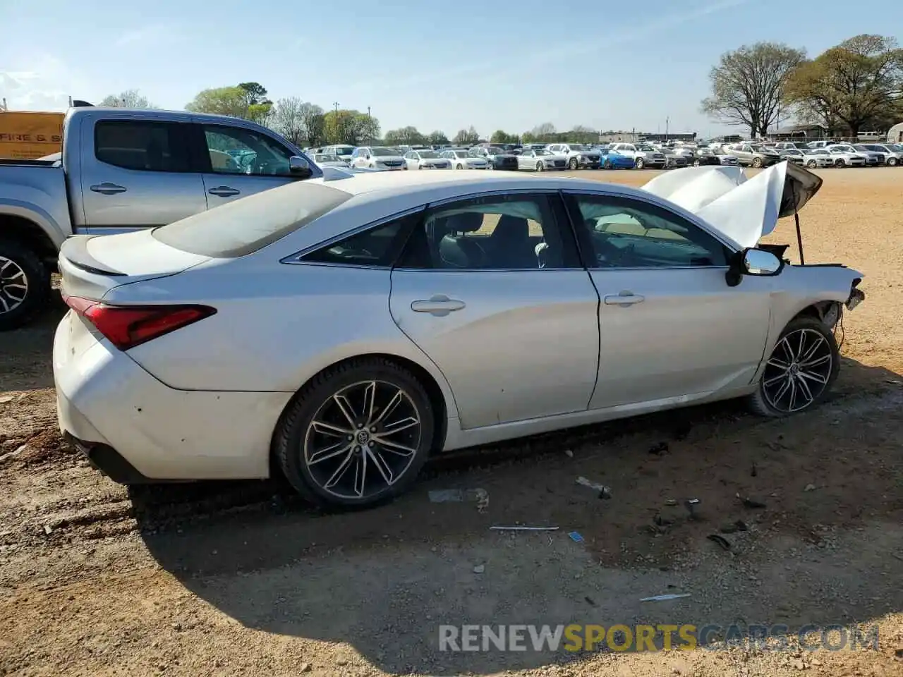 3 Photograph of a damaged car 4T1BZ1FB4KU002645 TOYOTA AVALON 2019