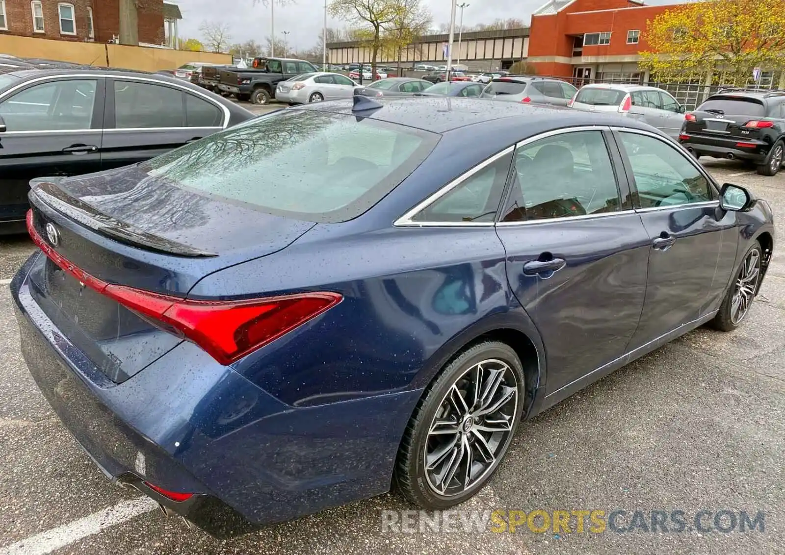 4 Photograph of a damaged car 4T1BZ1FB4KU002967 TOYOTA AVALON 2019