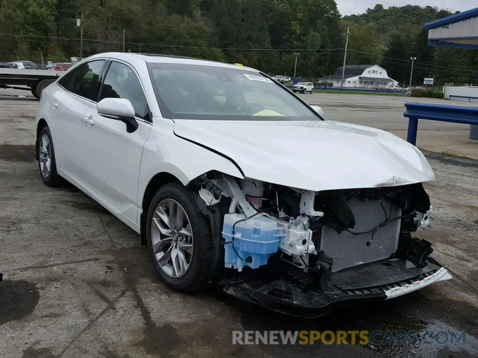 1 Photograph of a damaged car 4T1BZ1FB4KU004072 TOYOTA AVALON 2019