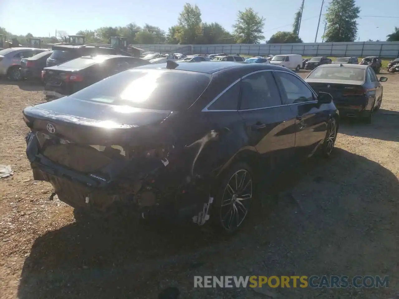 4 Photograph of a damaged car 4T1BZ1FB4KU005366 TOYOTA AVALON 2019