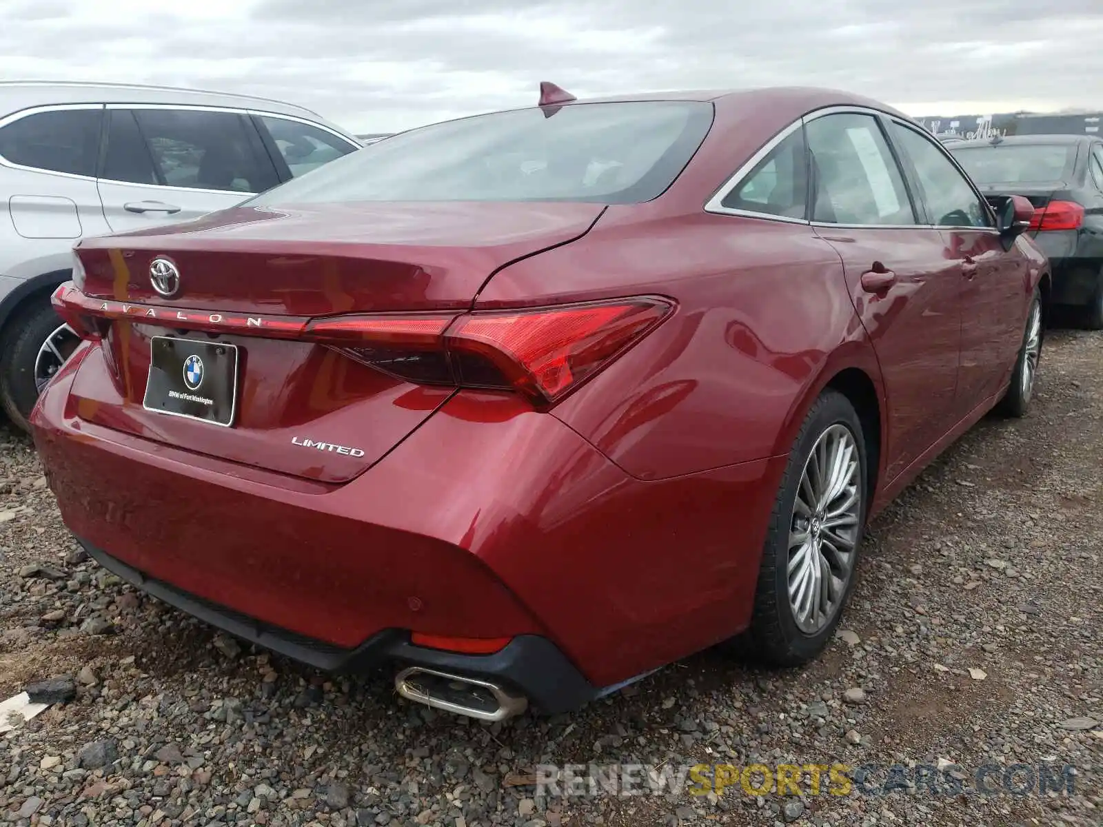 4 Photograph of a damaged car 4T1BZ1FB4KU007019 TOYOTA AVALON 2019