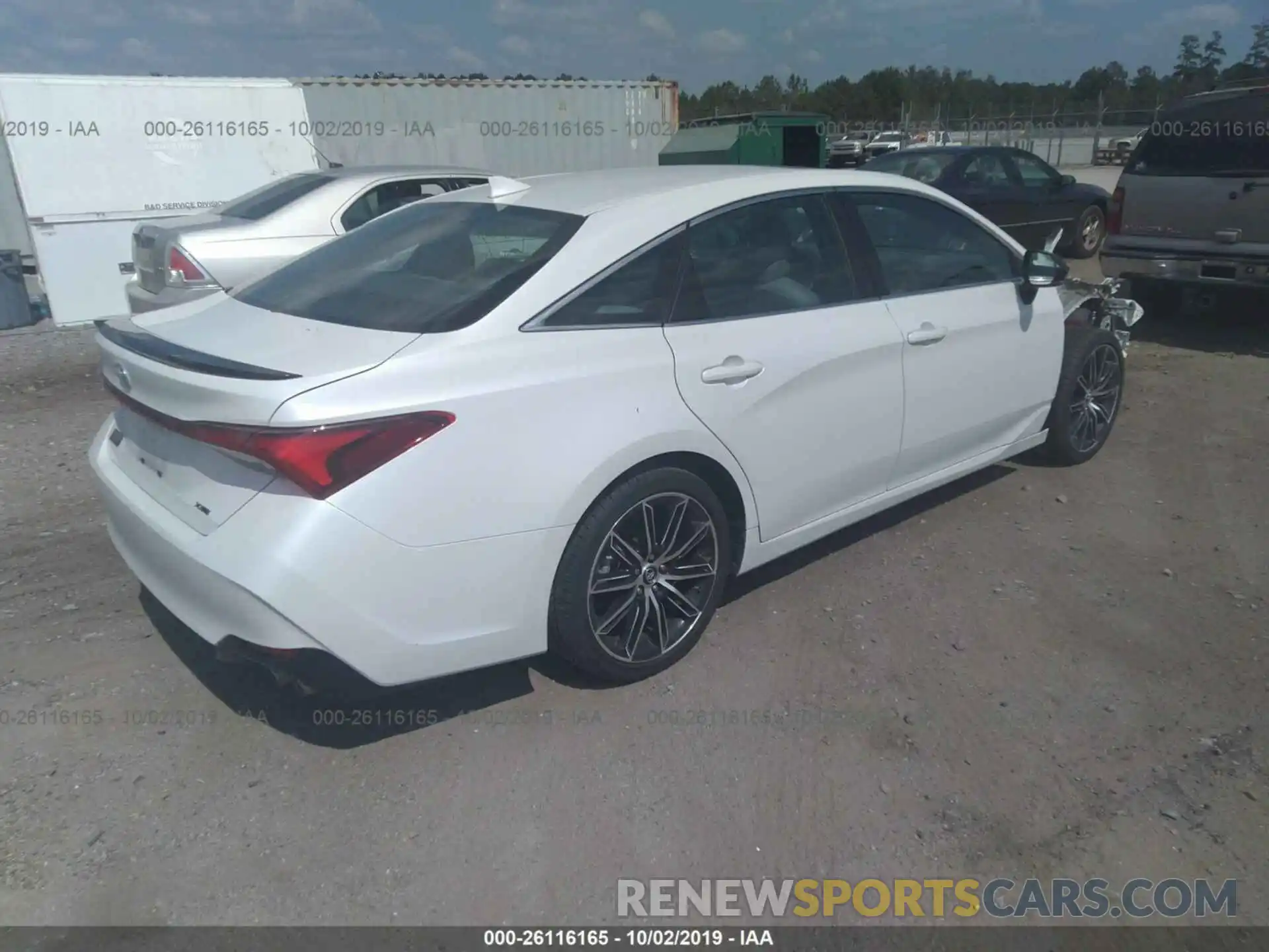 4 Photograph of a damaged car 4T1BZ1FB4KU008140 TOYOTA AVALON 2019