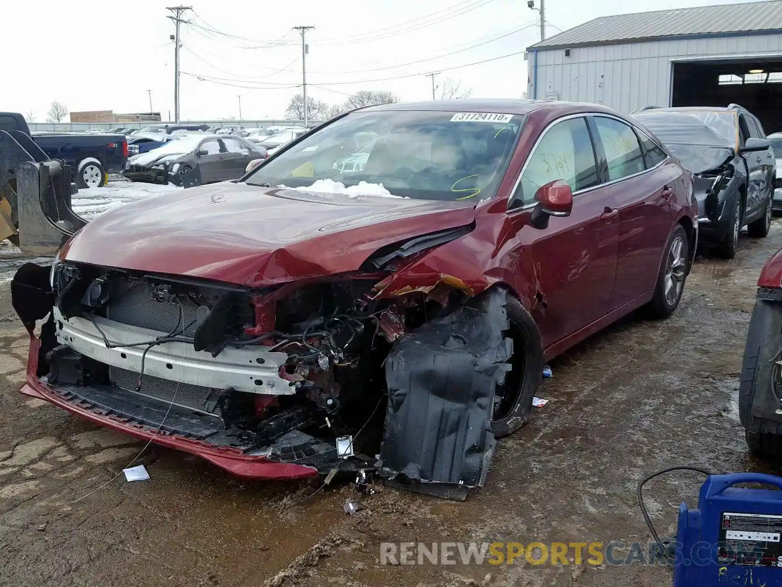 2 Photograph of a damaged car 4T1BZ1FB4KU008557 TOYOTA AVALON 2019