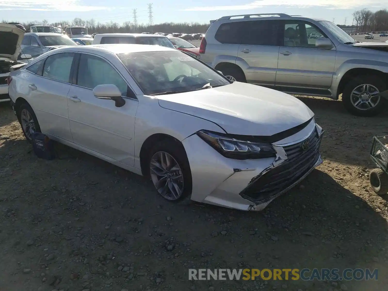 1 Photograph of a damaged car 4T1BZ1FB4KU008686 TOYOTA AVALON 2019