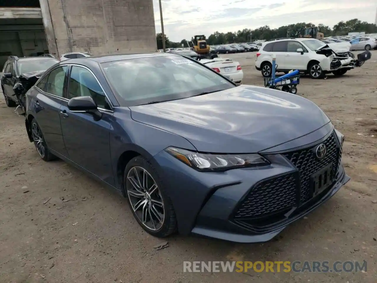 1 Photograph of a damaged car 4T1BZ1FB4KU010616 TOYOTA AVALON 2019