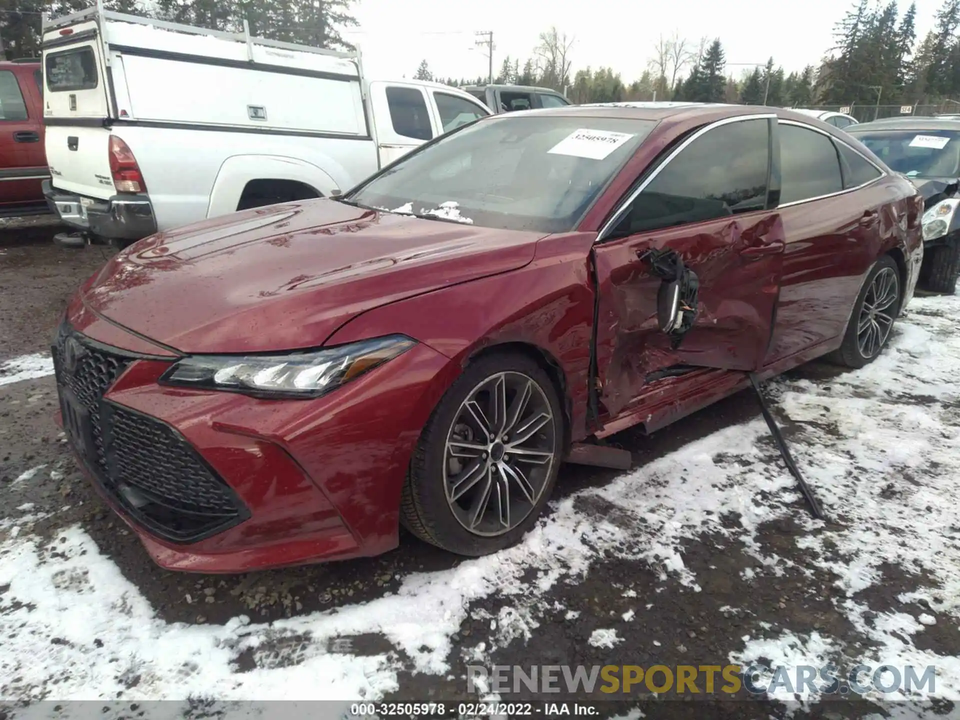 2 Photograph of a damaged car 4T1BZ1FB4KU012155 TOYOTA AVALON 2019