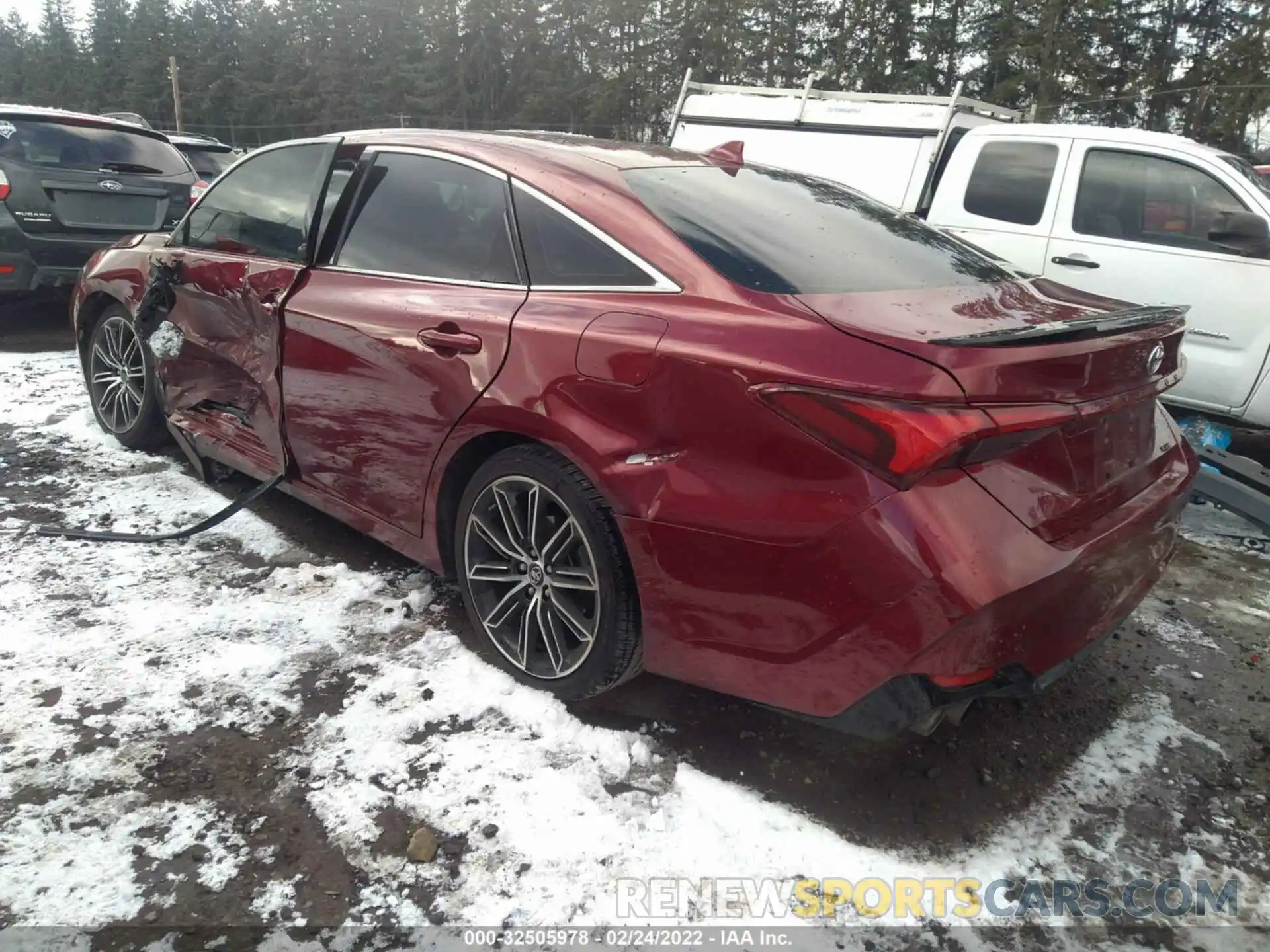 3 Photograph of a damaged car 4T1BZ1FB4KU012155 TOYOTA AVALON 2019