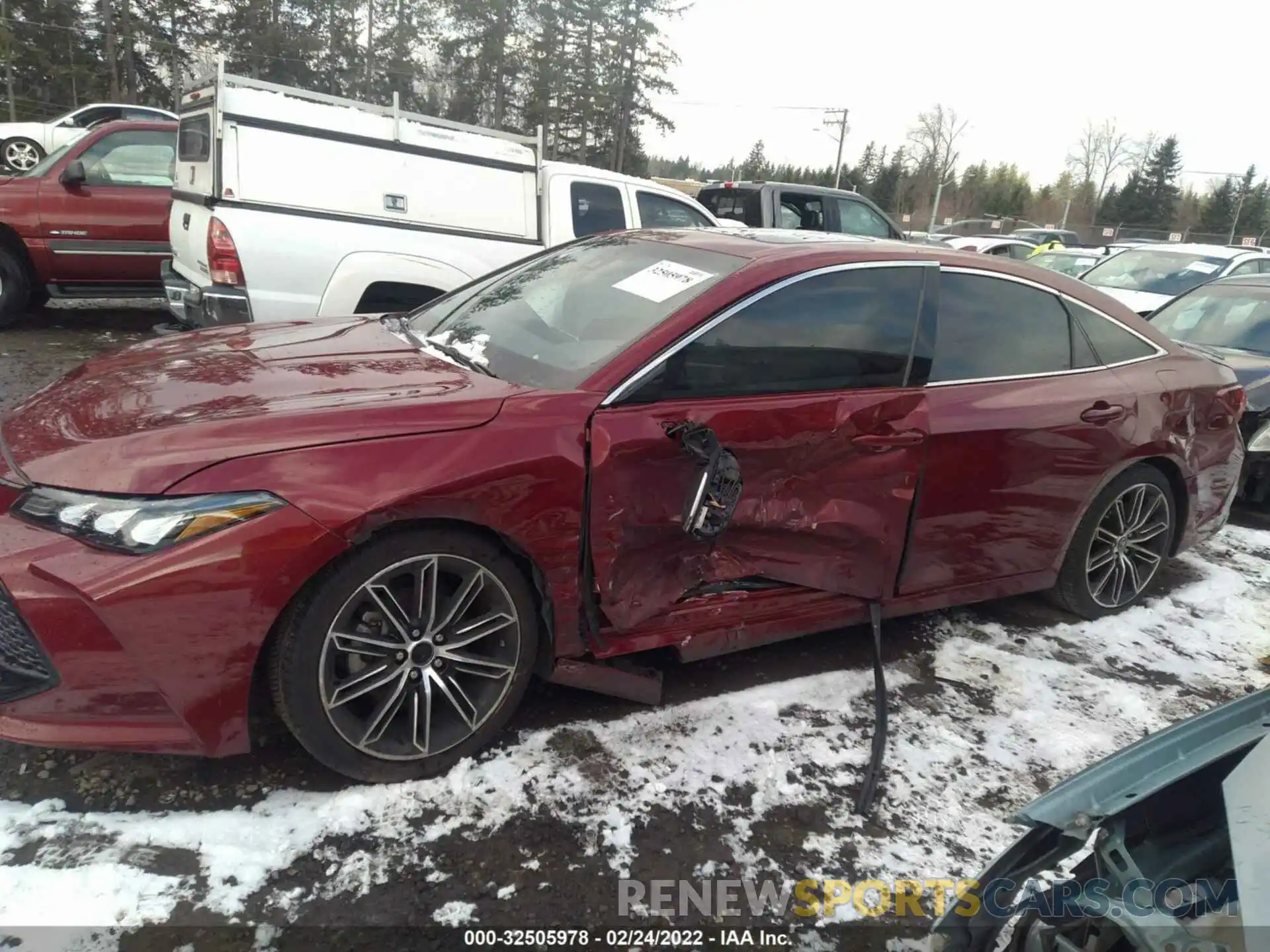 6 Photograph of a damaged car 4T1BZ1FB4KU012155 TOYOTA AVALON 2019