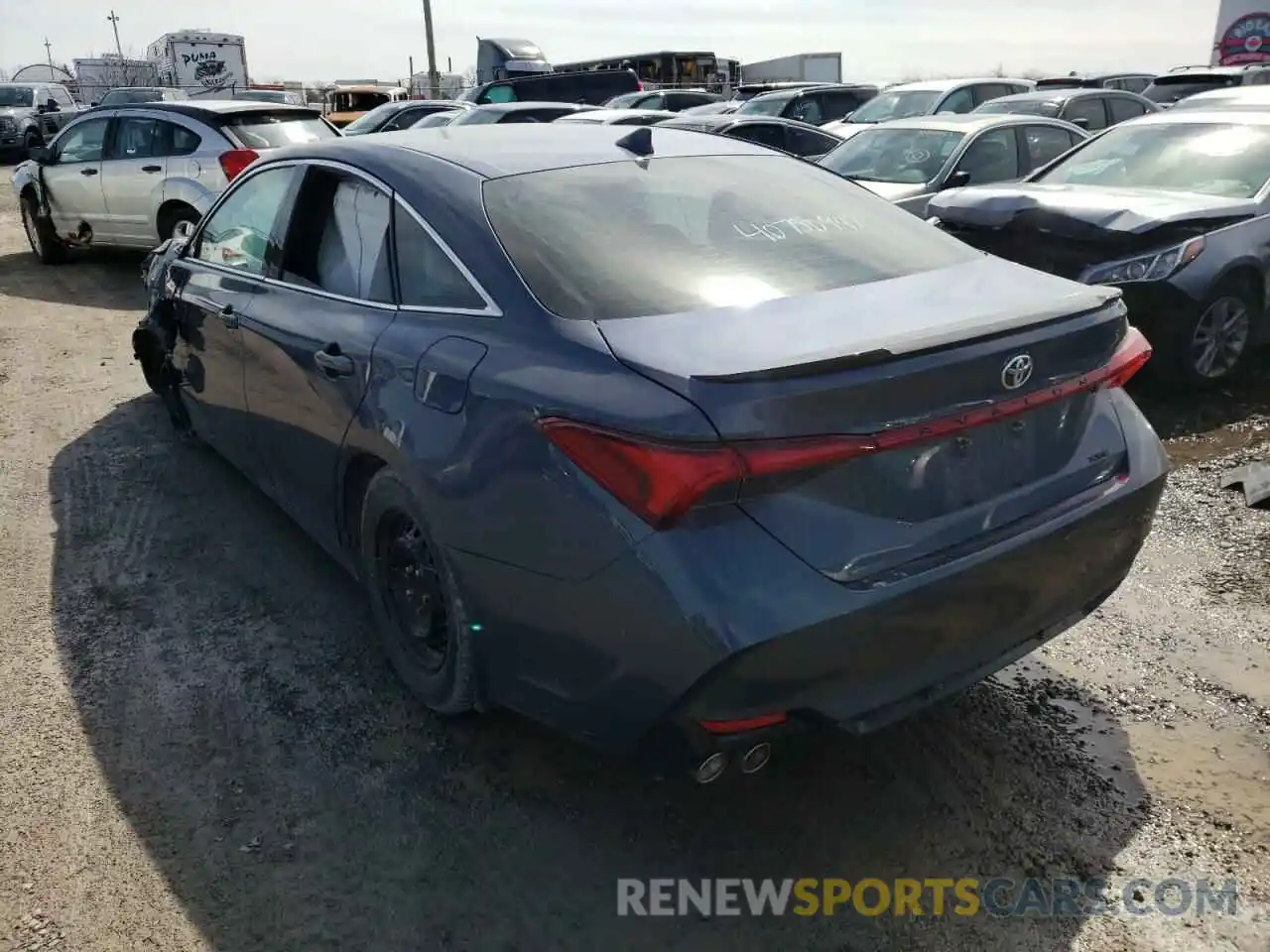 3 Photograph of a damaged car 4T1BZ1FB4KU013080 TOYOTA AVALON 2019