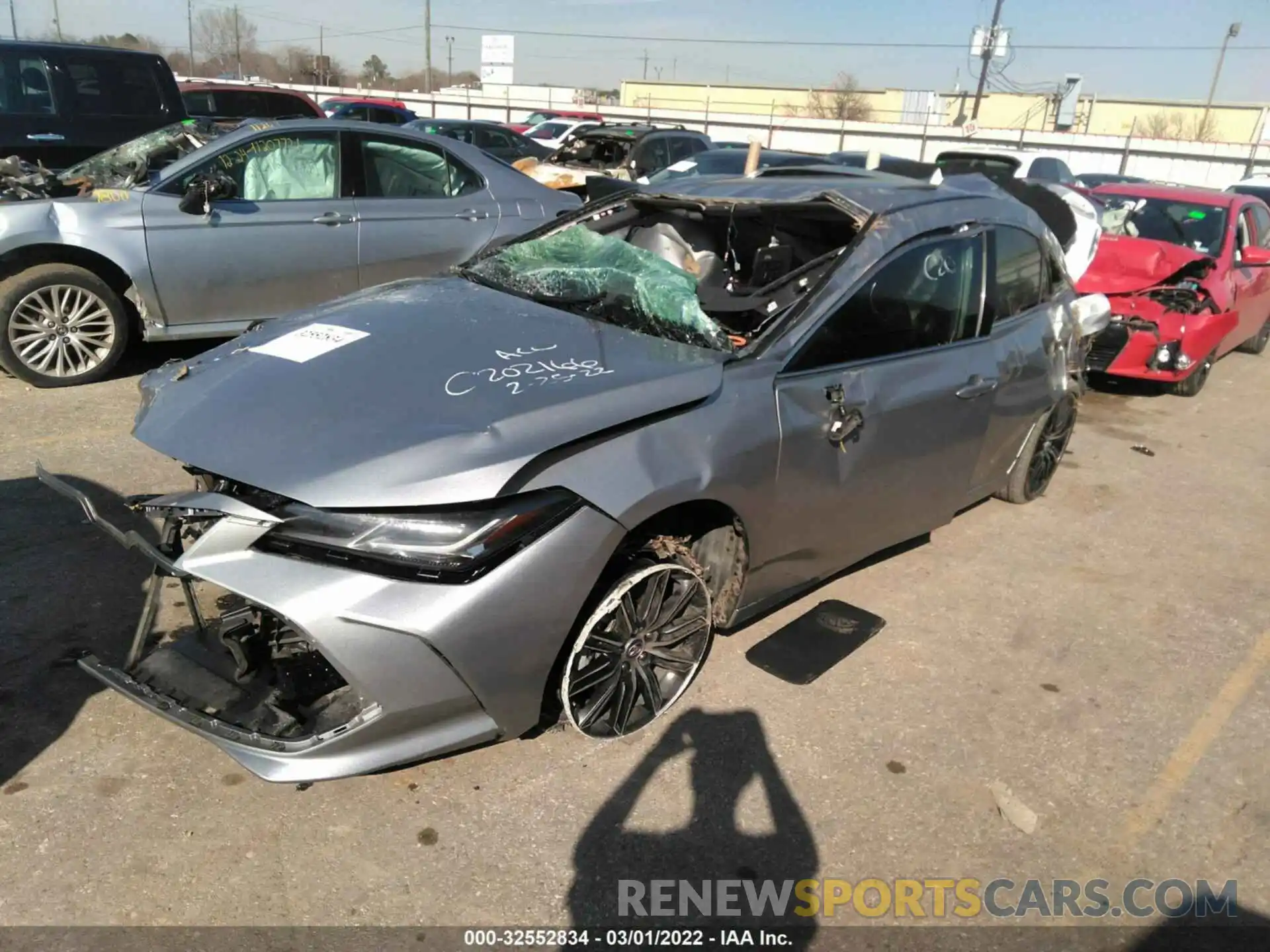 2 Photograph of a damaged car 4T1BZ1FB4KU019638 TOYOTA AVALON 2019