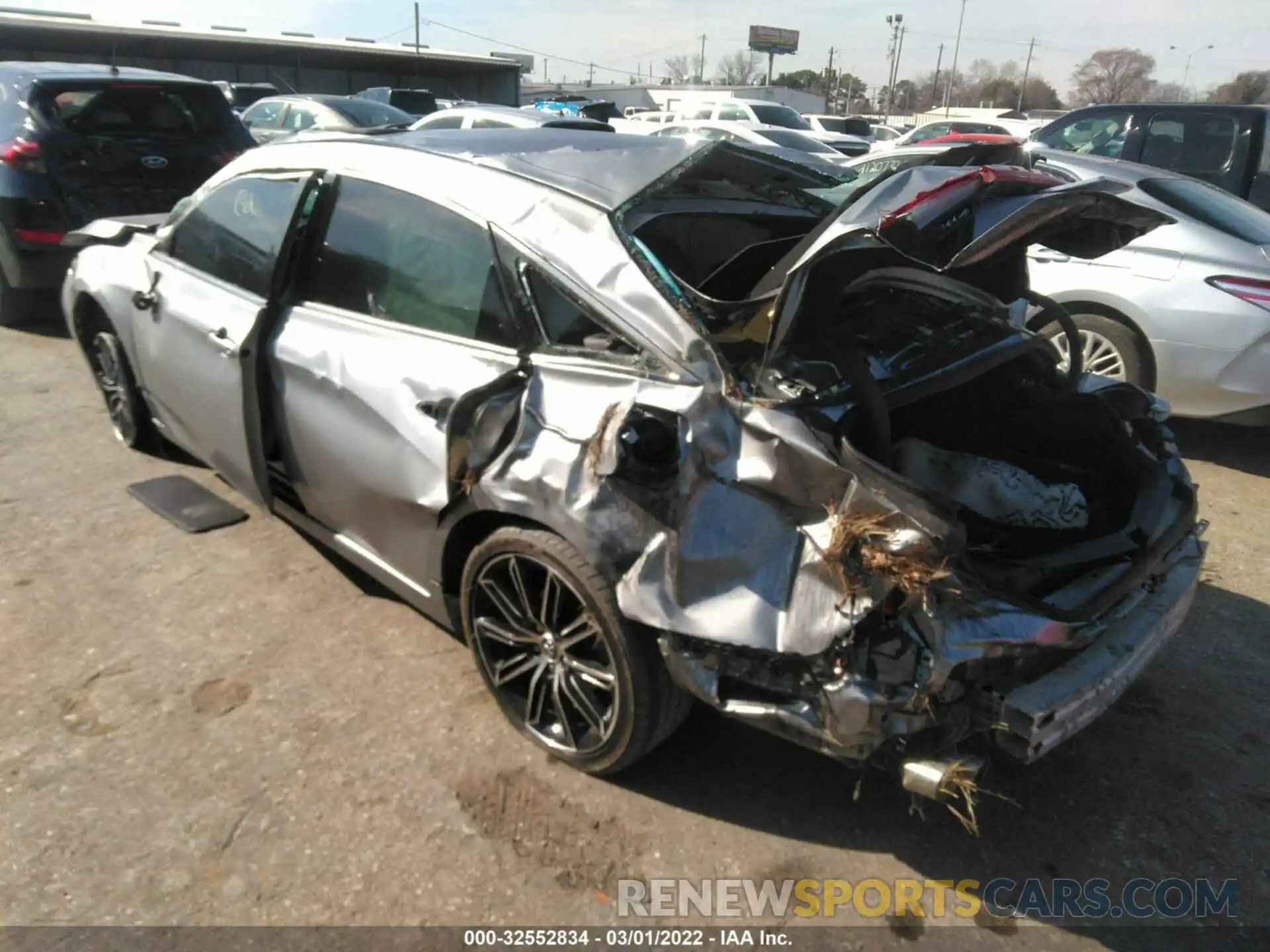 3 Photograph of a damaged car 4T1BZ1FB4KU019638 TOYOTA AVALON 2019