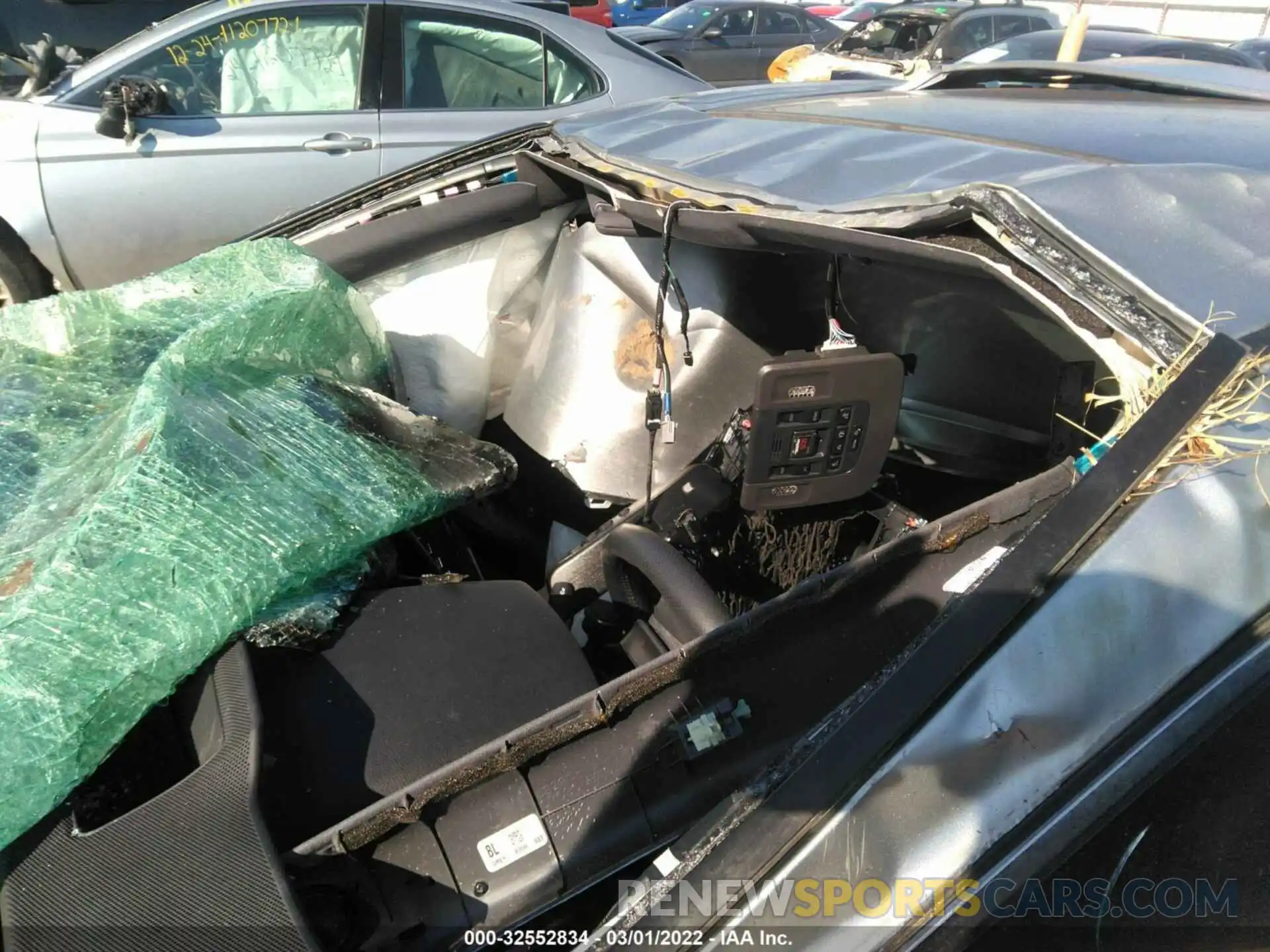 5 Photograph of a damaged car 4T1BZ1FB4KU019638 TOYOTA AVALON 2019