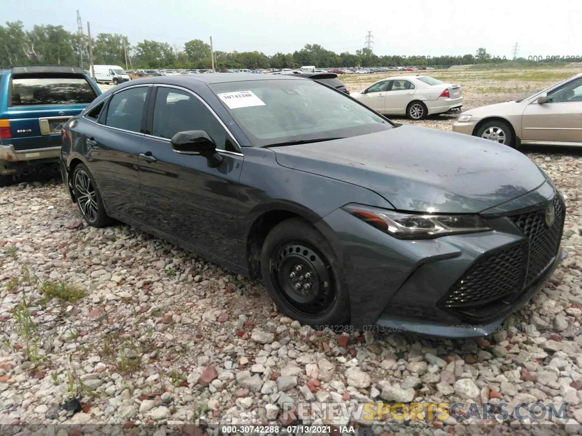 1 Photograph of a damaged car 4T1BZ1FB4KU022474 TOYOTA AVALON 2019