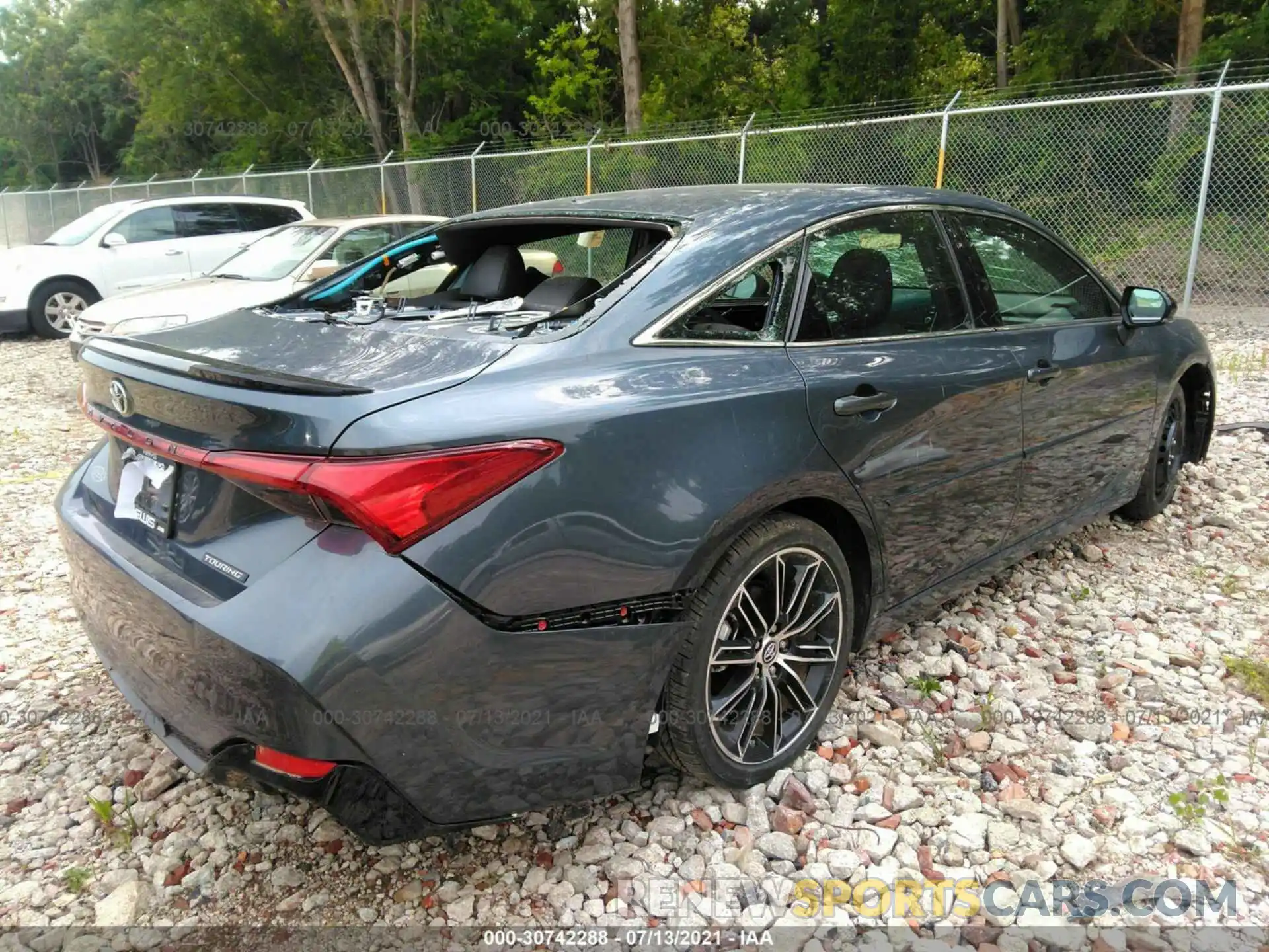 4 Photograph of a damaged car 4T1BZ1FB4KU022474 TOYOTA AVALON 2019