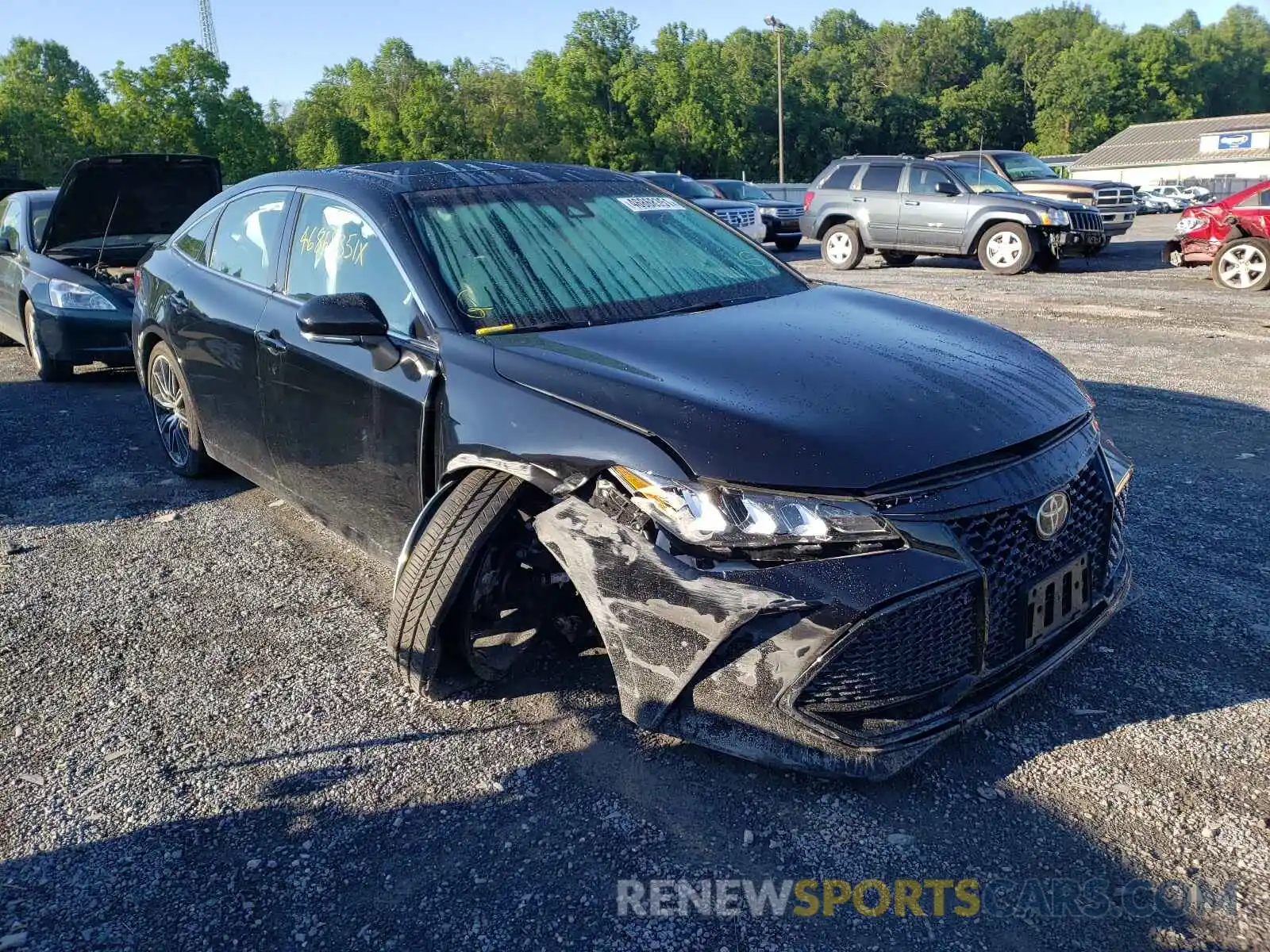 1 Photograph of a damaged car 4T1BZ1FB4KU022569 TOYOTA AVALON 2019