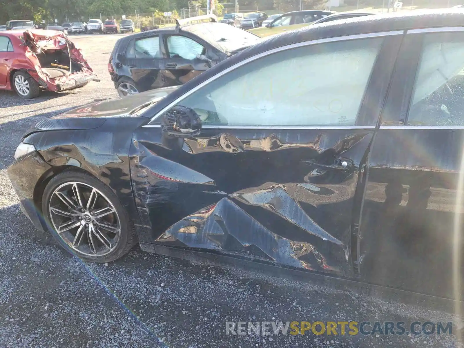 10 Photograph of a damaged car 4T1BZ1FB4KU022569 TOYOTA AVALON 2019