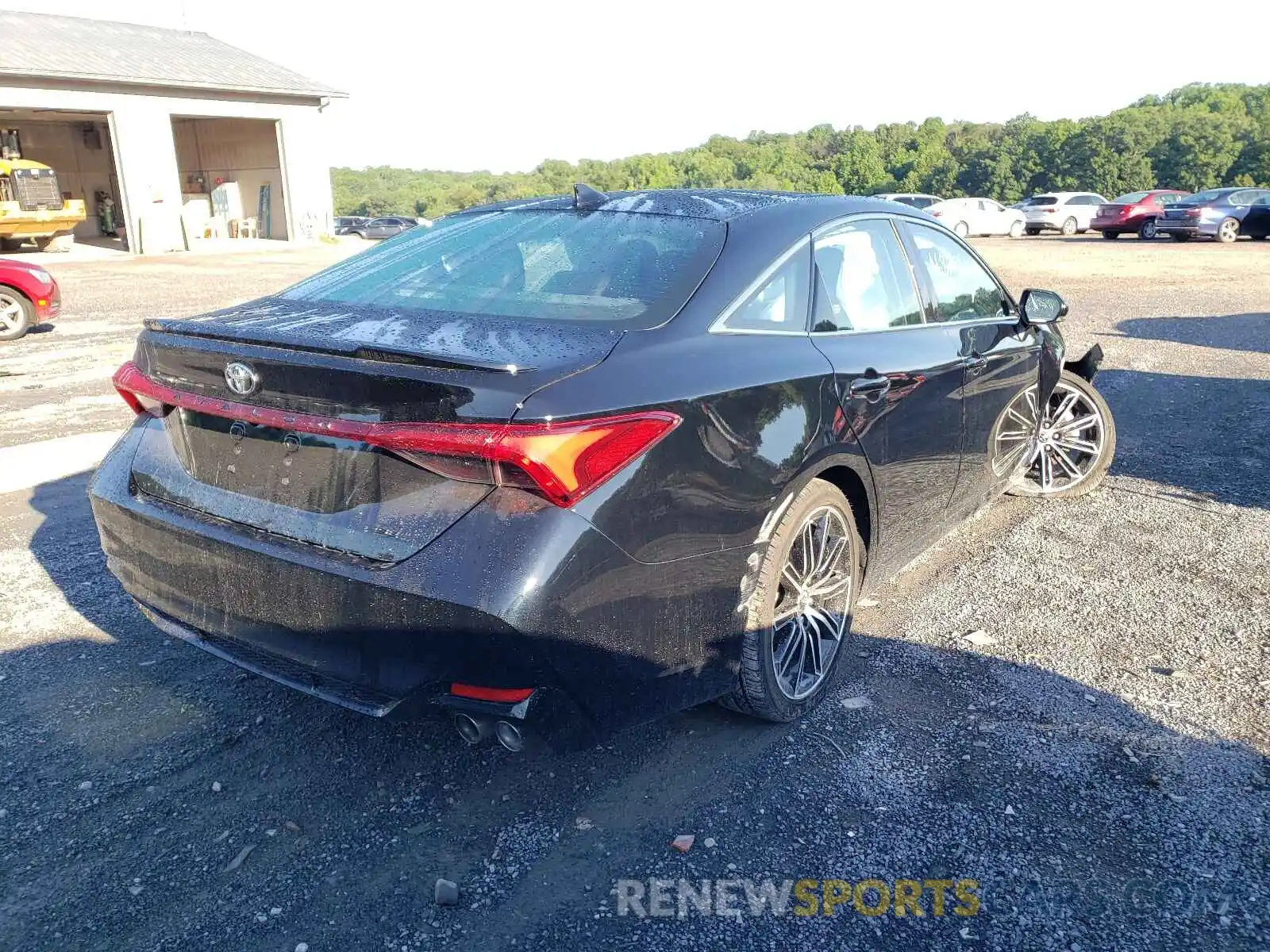 4 Photograph of a damaged car 4T1BZ1FB4KU022569 TOYOTA AVALON 2019