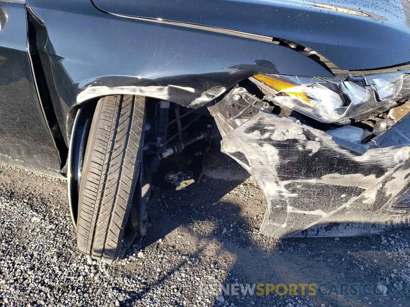 9 Photograph of a damaged car 4T1BZ1FB4KU022569 TOYOTA AVALON 2019