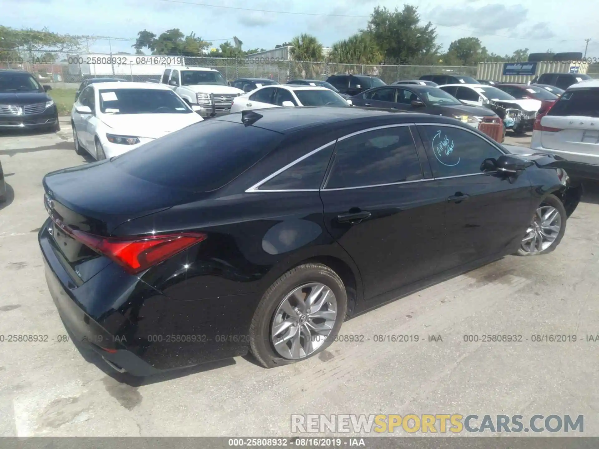 4 Photograph of a damaged car 4T1BZ1FB4KU026489 TOYOTA AVALON 2019