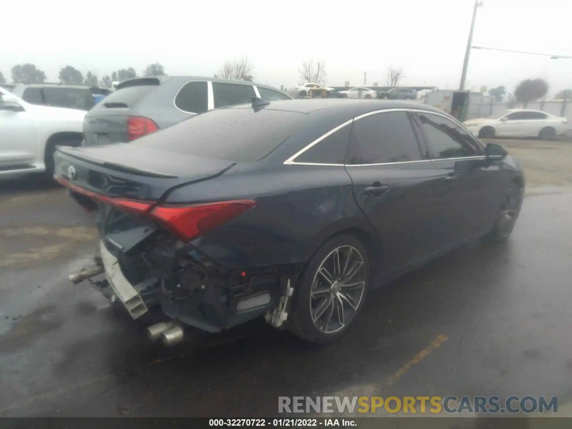 4 Photograph of a damaged car 4T1BZ1FB4KU028873 TOYOTA AVALON 2019