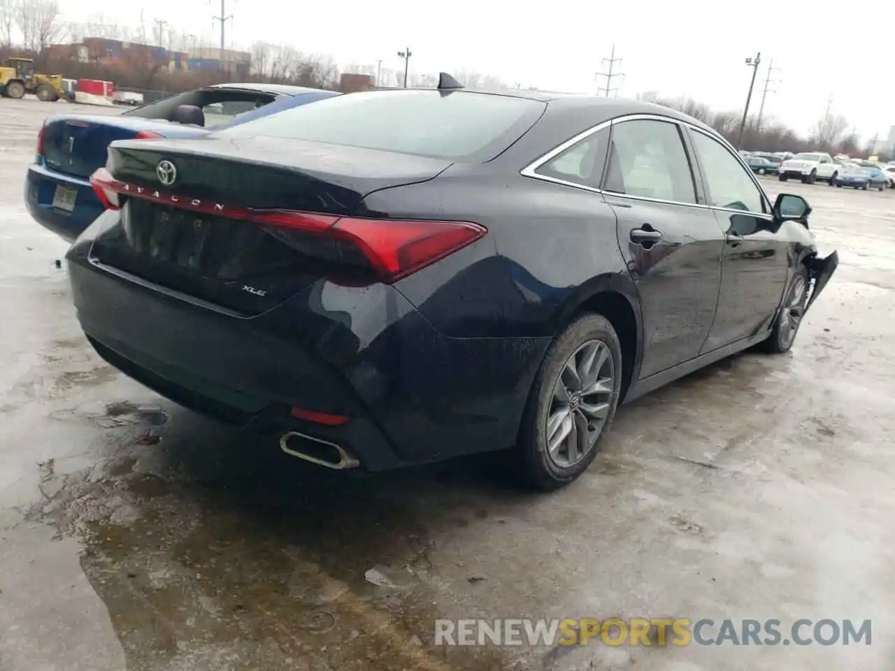 4 Photograph of a damaged car 4T1BZ1FB4KU030073 TOYOTA AVALON 2019