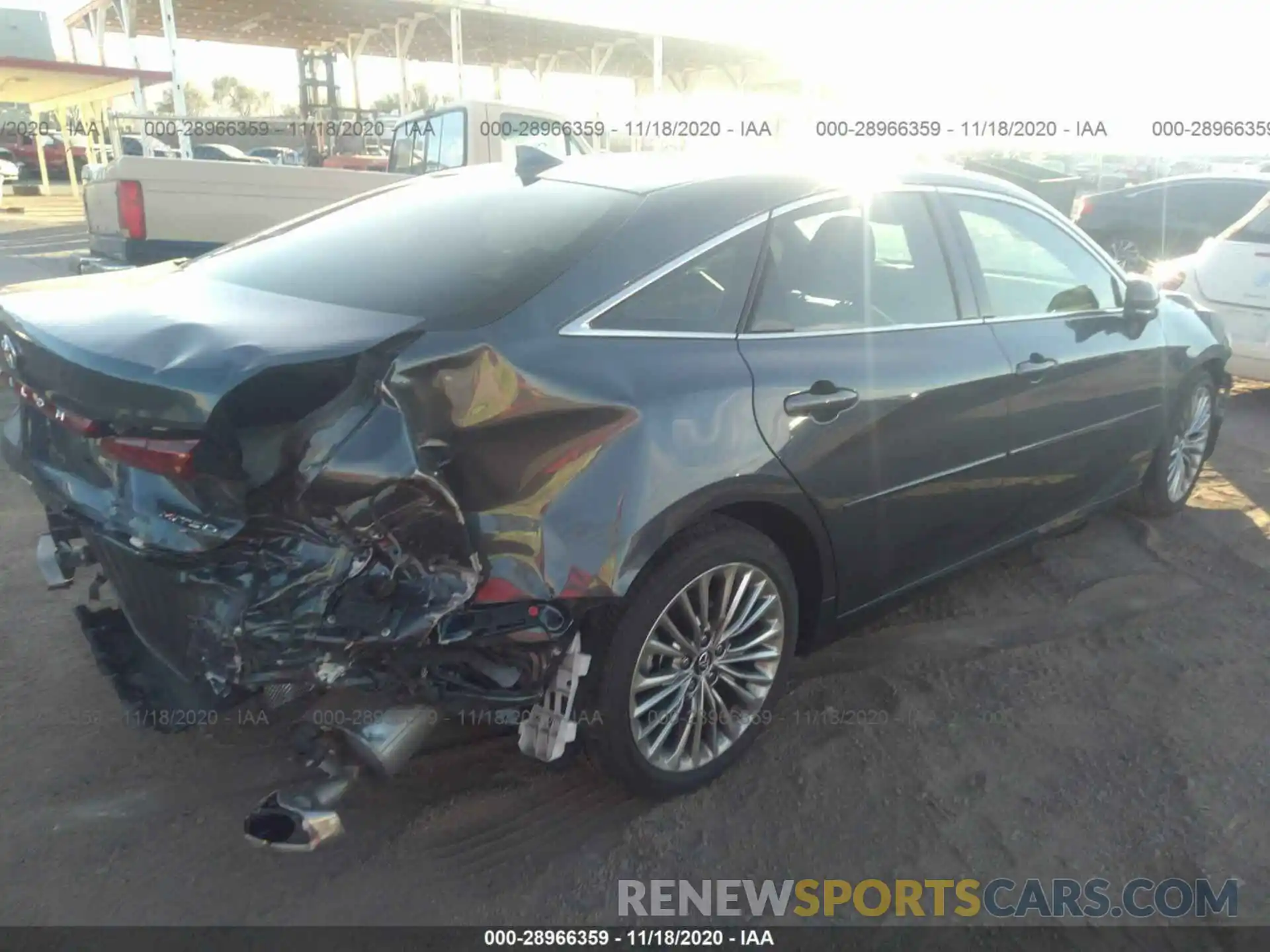 4 Photograph of a damaged car 4T1BZ1FB4KU030395 TOYOTA AVALON 2019