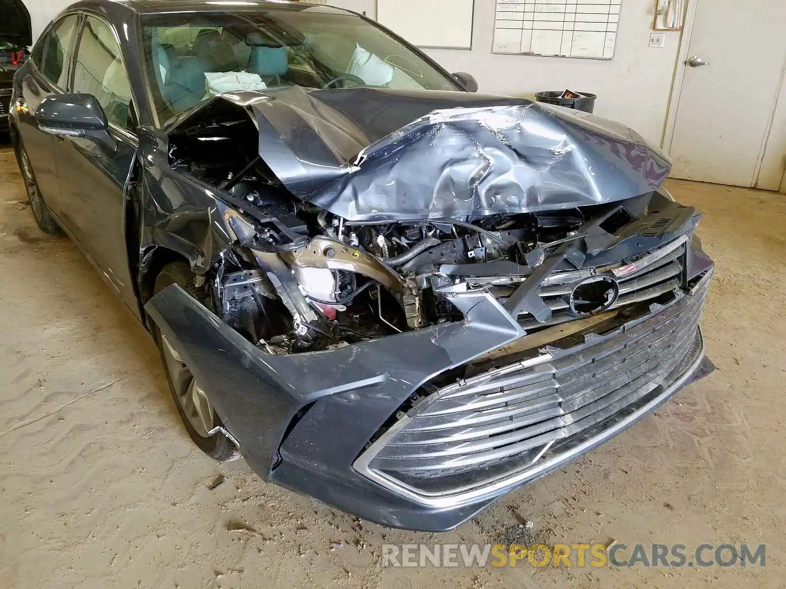 9 Photograph of a damaged car 4T1BZ1FB4KU030686 TOYOTA AVALON 2019