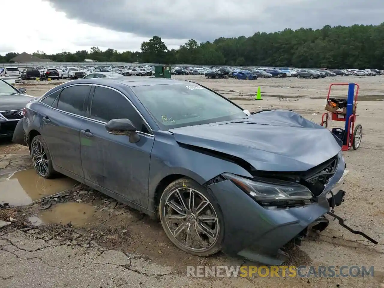 1 Photograph of a damaged car 4T1BZ1FB4KU033765 TOYOTA AVALON 2019