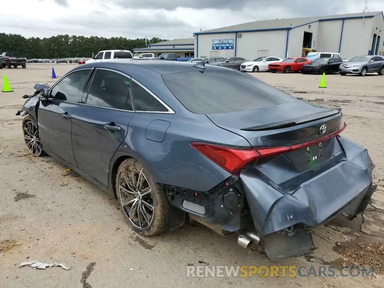 3 Photograph of a damaged car 4T1BZ1FB4KU033765 TOYOTA AVALON 2019