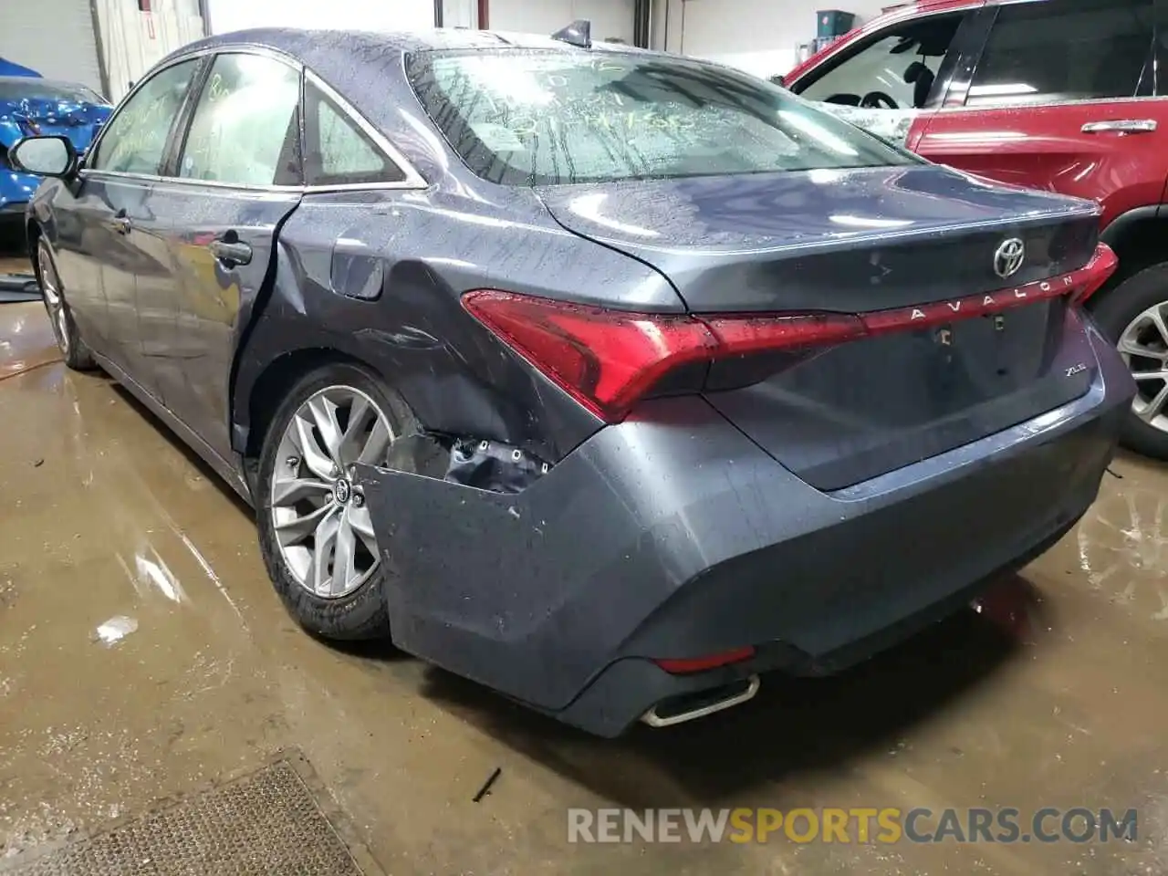 3 Photograph of a damaged car 4T1BZ1FB4KU036276 TOYOTA AVALON 2019