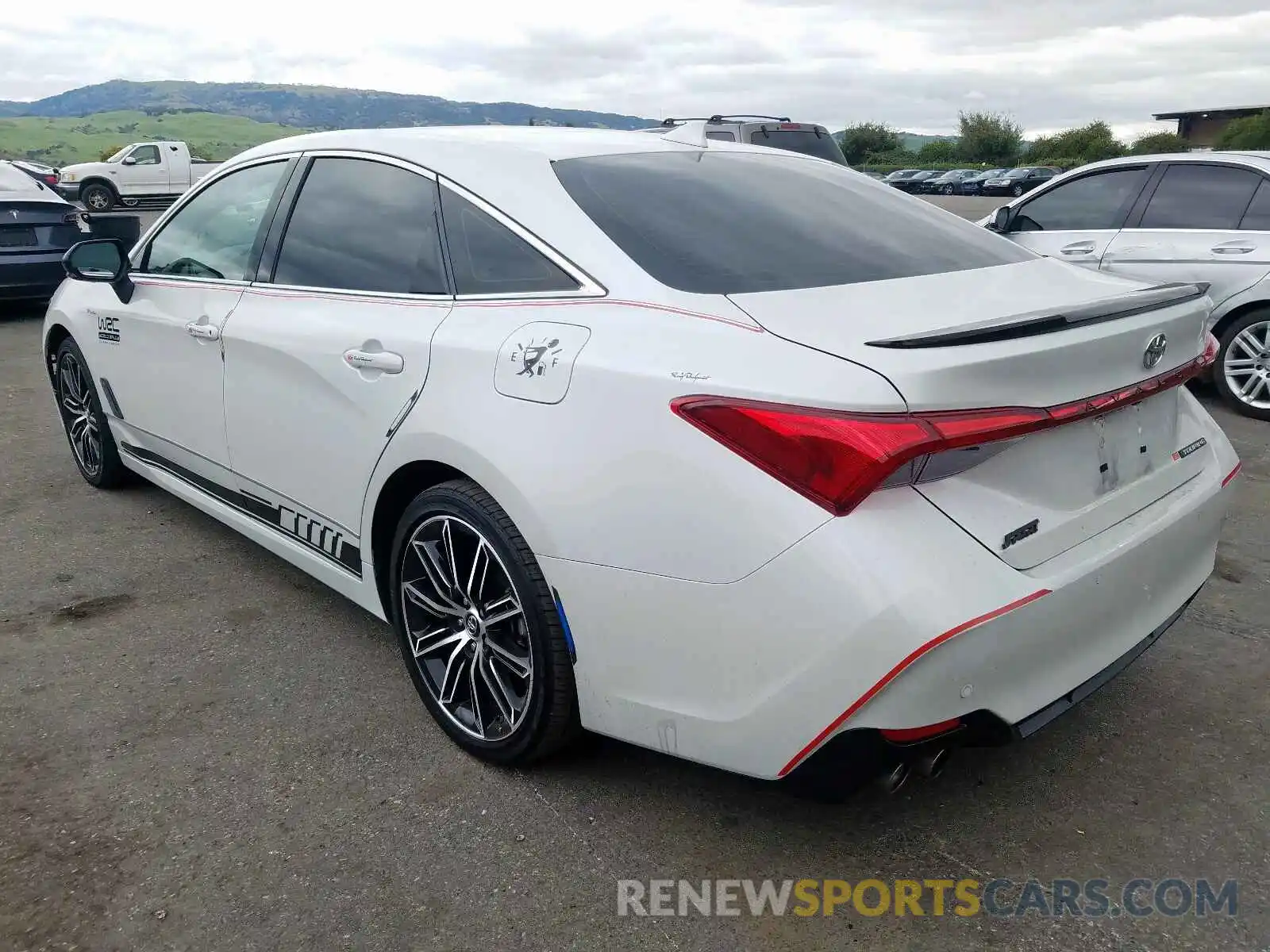 3 Photograph of a damaged car 4T1BZ1FB4KU036861 TOYOTA AVALON 2019