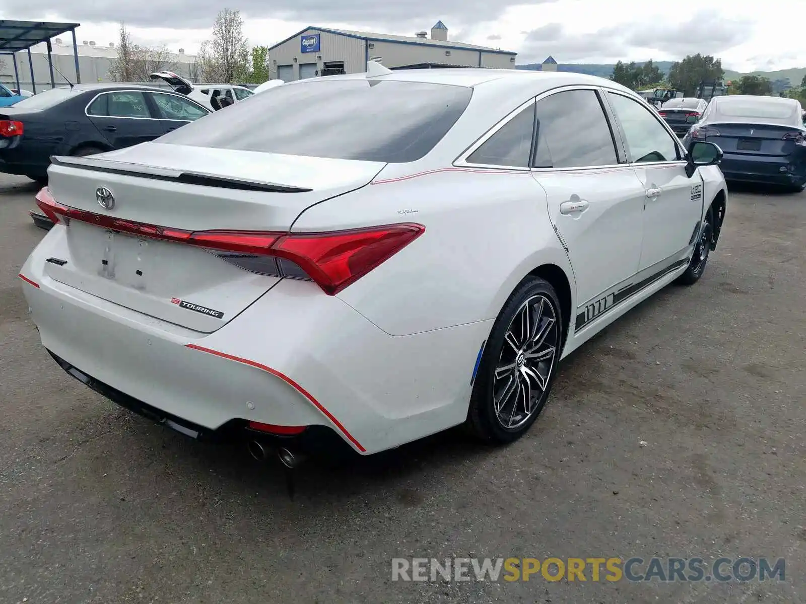 4 Photograph of a damaged car 4T1BZ1FB4KU036861 TOYOTA AVALON 2019