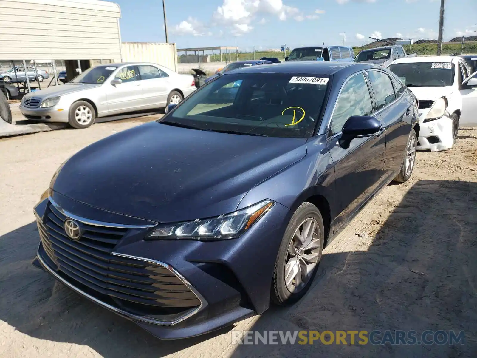 2 Photograph of a damaged car 4T1BZ1FB5KU002895 TOYOTA AVALON 2019