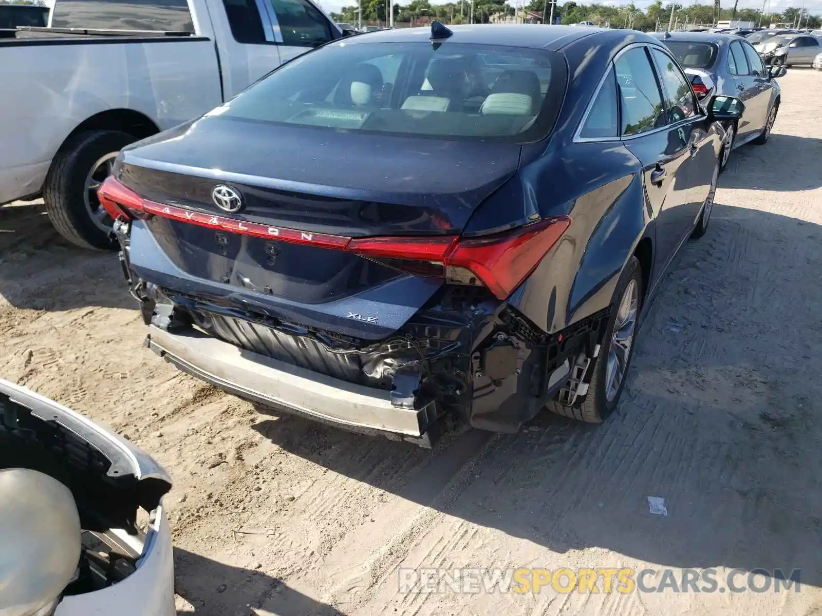 9 Photograph of a damaged car 4T1BZ1FB5KU002895 TOYOTA AVALON 2019