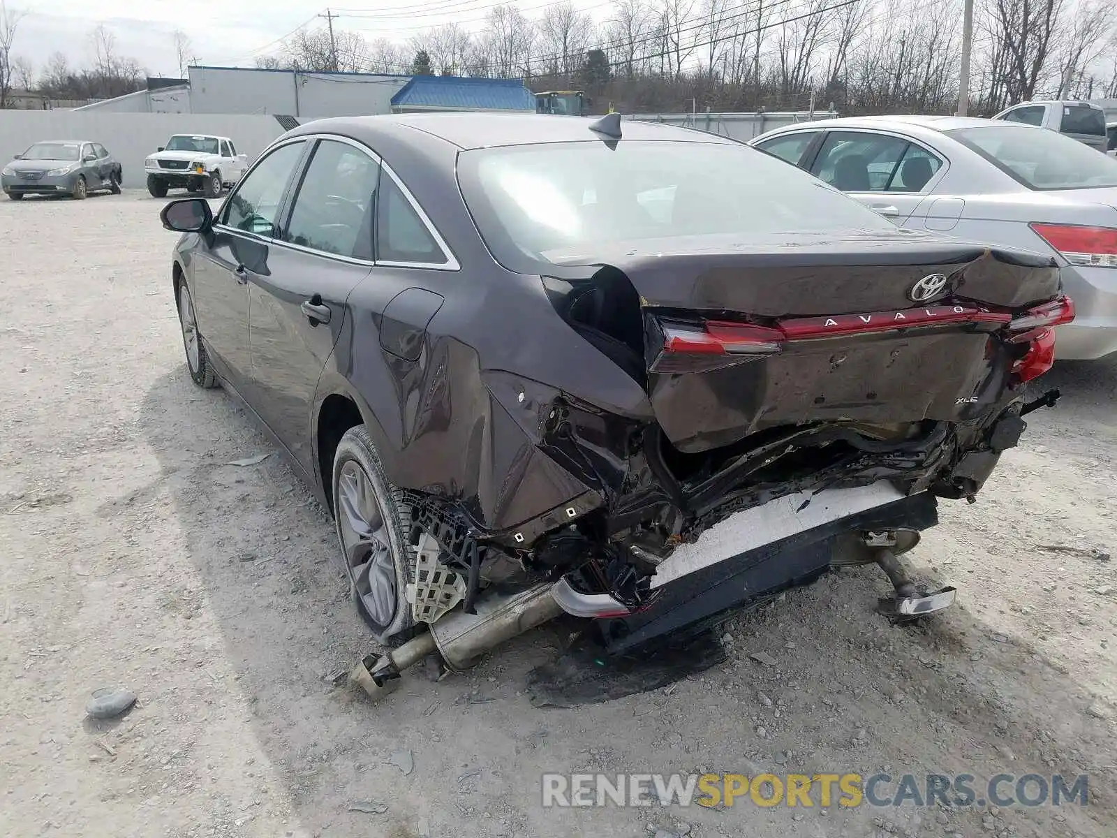 3 Фотография поврежденного автомобиля 4T1BZ1FB5KU003108 TOYOTA AVALON 2019