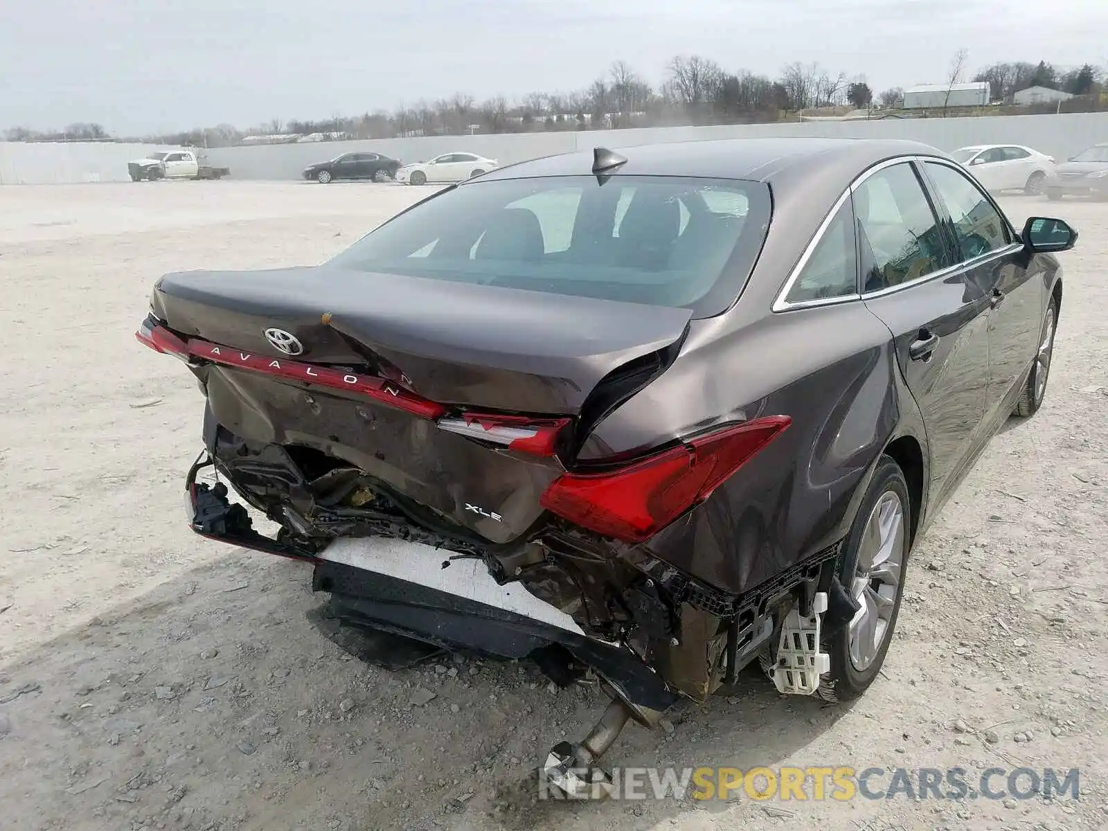 4 Photograph of a damaged car 4T1BZ1FB5KU003108 TOYOTA AVALON 2019