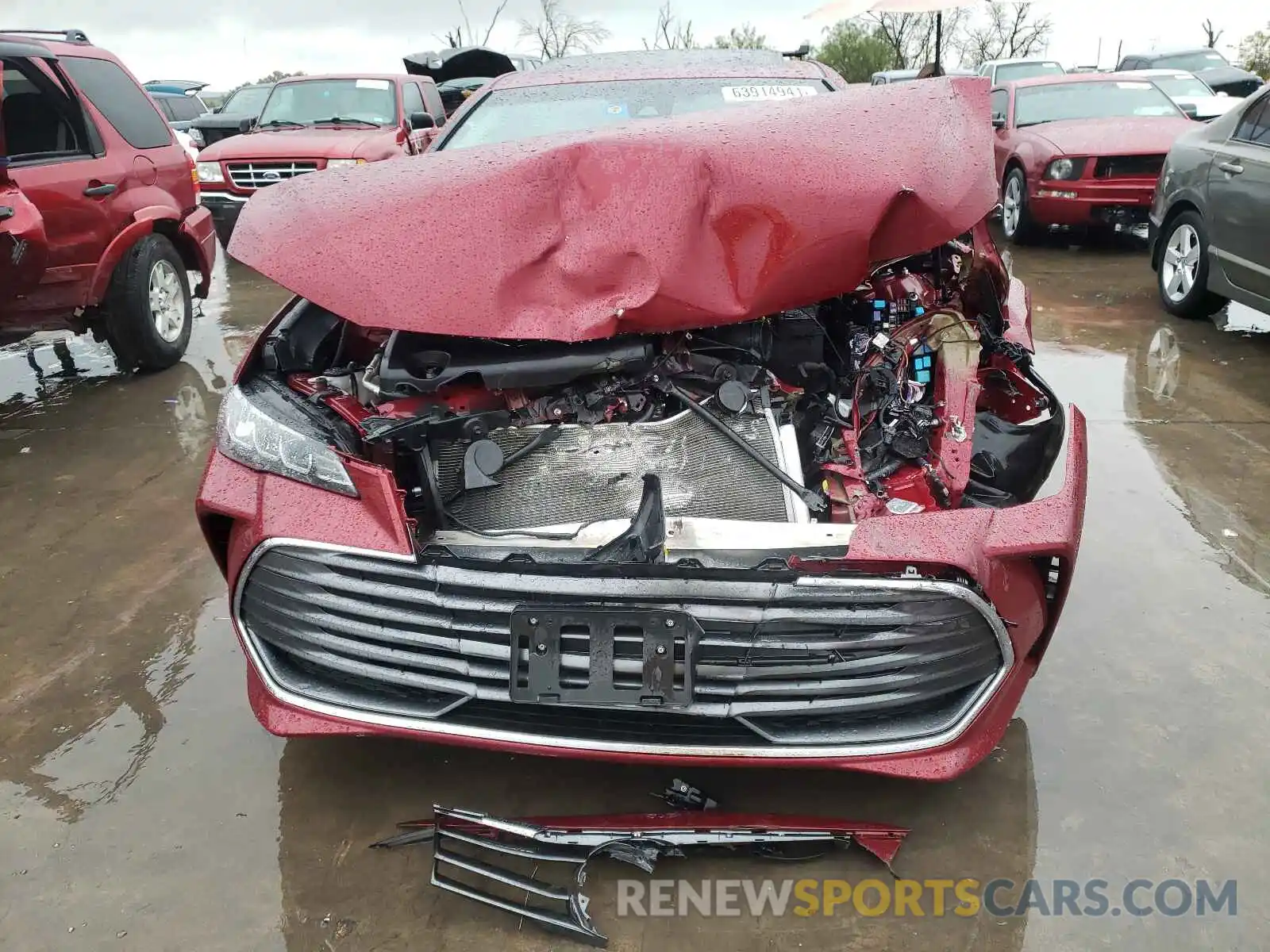 9 Photograph of a damaged car 4T1BZ1FB5KU003321 TOYOTA AVALON 2019